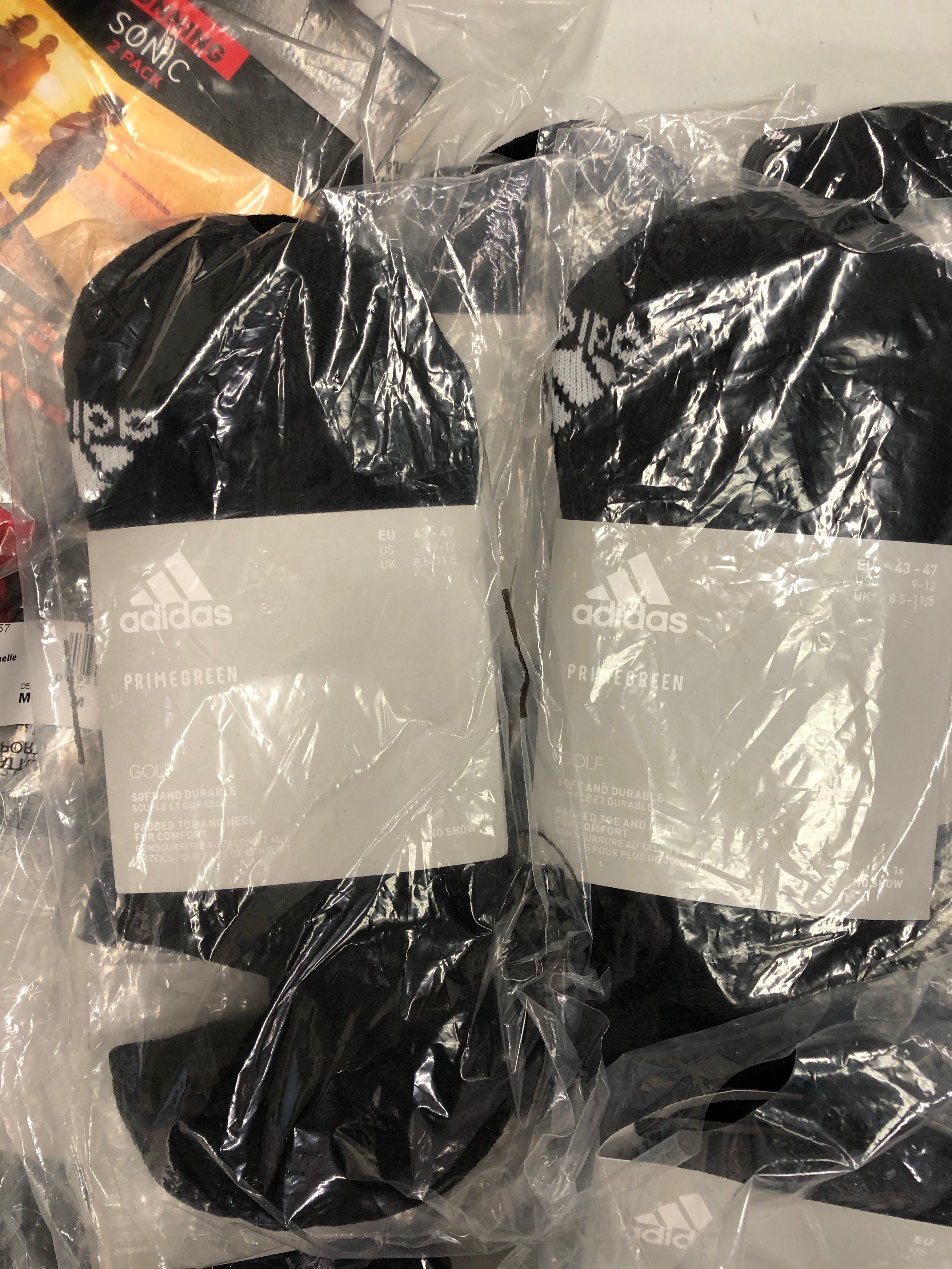 Men's Clothing & Accesories Wholesale Lot, ADIDAS, CALVIN KLEIN, STEVE MADDEN,  COLUMBIA, SALOMON and more, 32 items, Shelf Pulls, MSRP $835