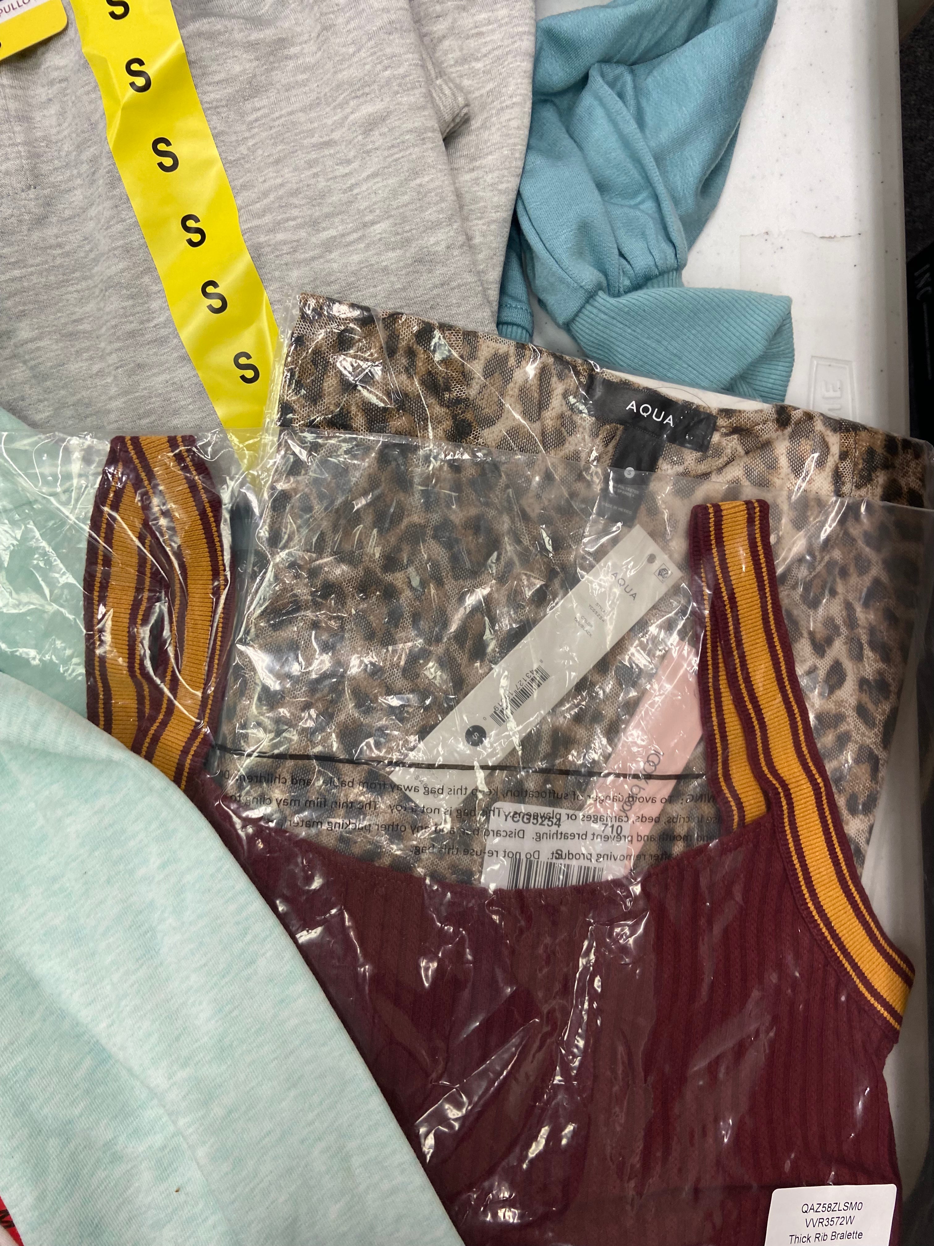 Women's Clothing Blouses and Other Tops Wholesale Lot, LUCKY BRAND, CALVIN KLEIN, MICHAEL KORS, MAX + MIA, BUFFALO, THREE DOTS and more, 15 items, Shelf Pulls, MSRP $723
