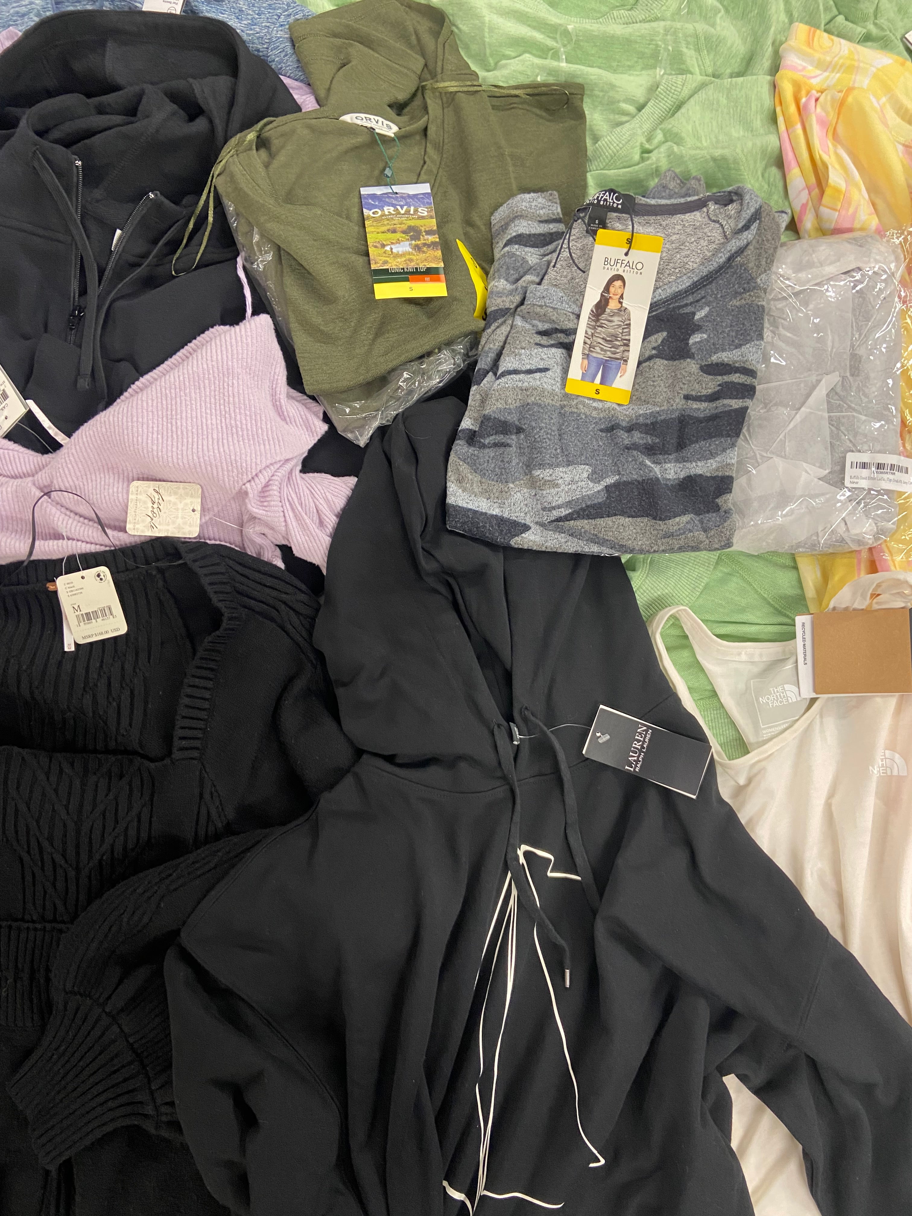 Women's Clothing Assorted Wholesale Lot, LAUREN RALPH LAURE, THE NORTH FACE, FREE PEOPLE, BUFFALO, ORVIS and more,16 items, Shelf Pulls, MSRP $810