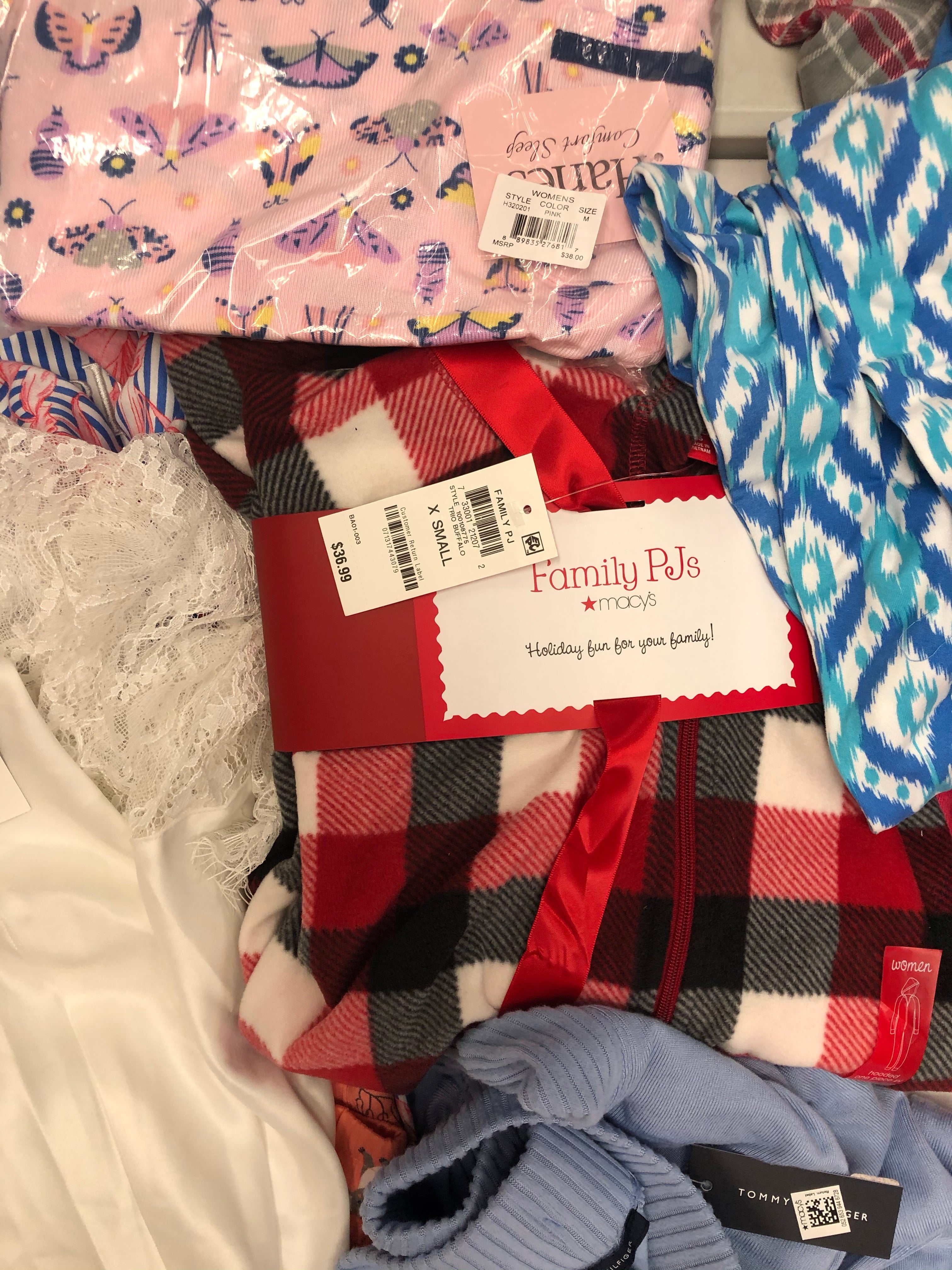 Women's Clothing Pajama Wholesale Lot, Lauren Ralph Lauren, Tommy Hilfiger, Charter Club, Family Pajamas, Muk Luks, Hanes and more, 14 Units, Shelf Pulls, MSRP $658.98
