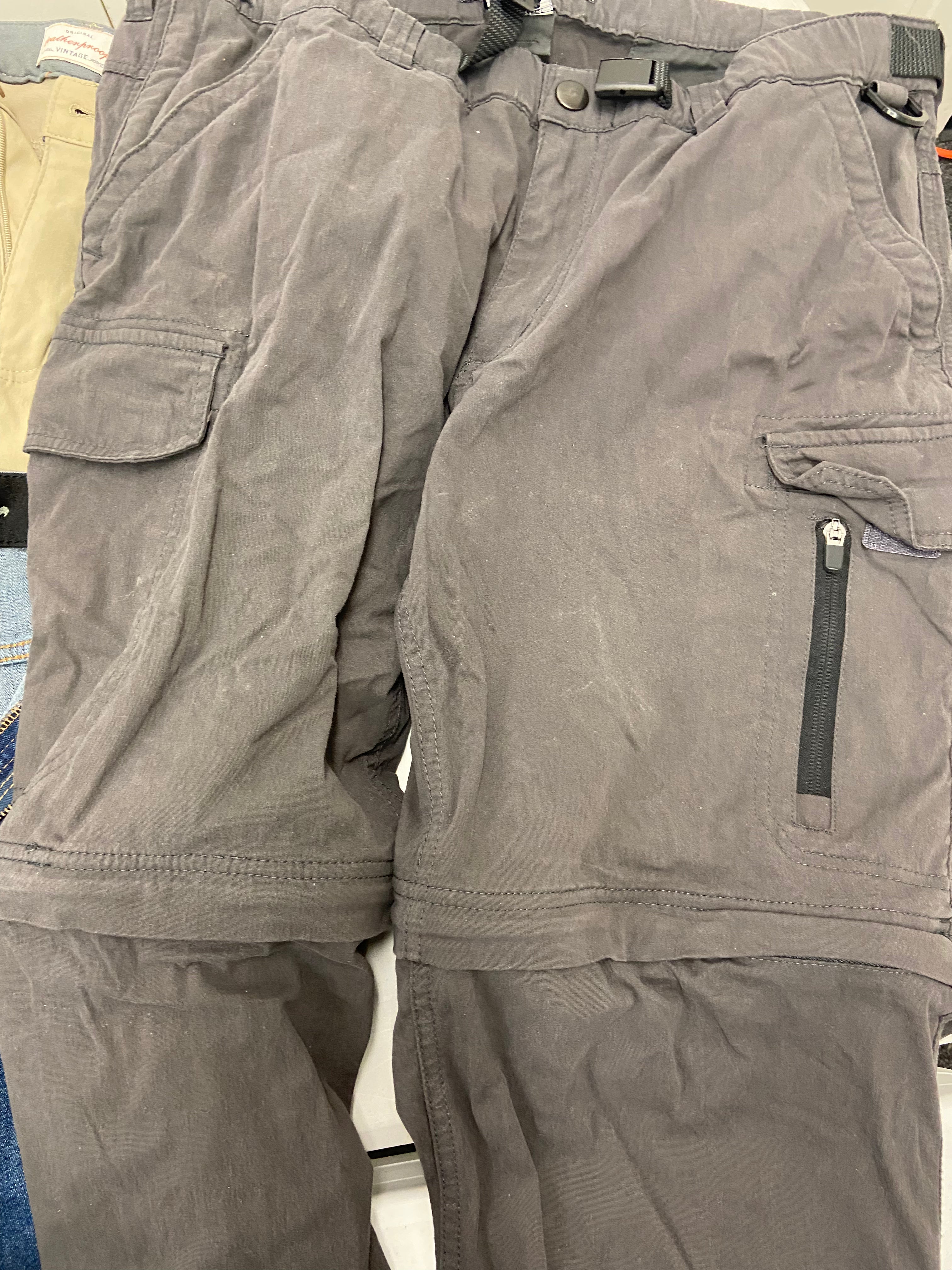 Men's Clothings Pants and Jeans, Wholesale Lot, PUMA, FILA, WEATHERPROOF VINTAGE, EDDIE BAUER, CHAPS and more, 11 items, CUSTOMER RETURNS
