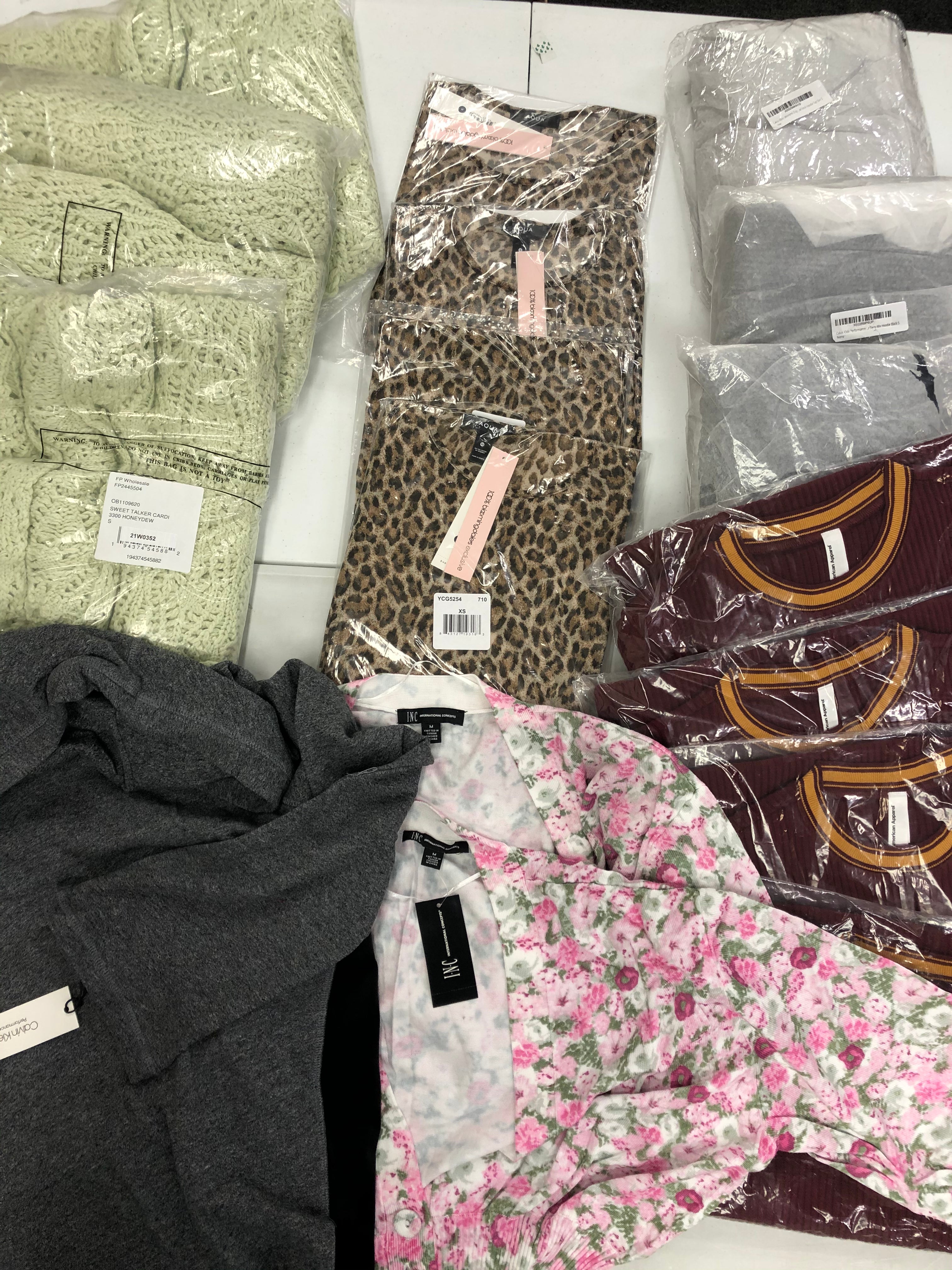 Women's Clothing Cardigans, Dresses and others Wholesale Lot, CALVIN KLEIN, FREE PEOPLE, AQUA, AMERICAN APPAREL and more, 17 items, NEW, MSRP $1,291