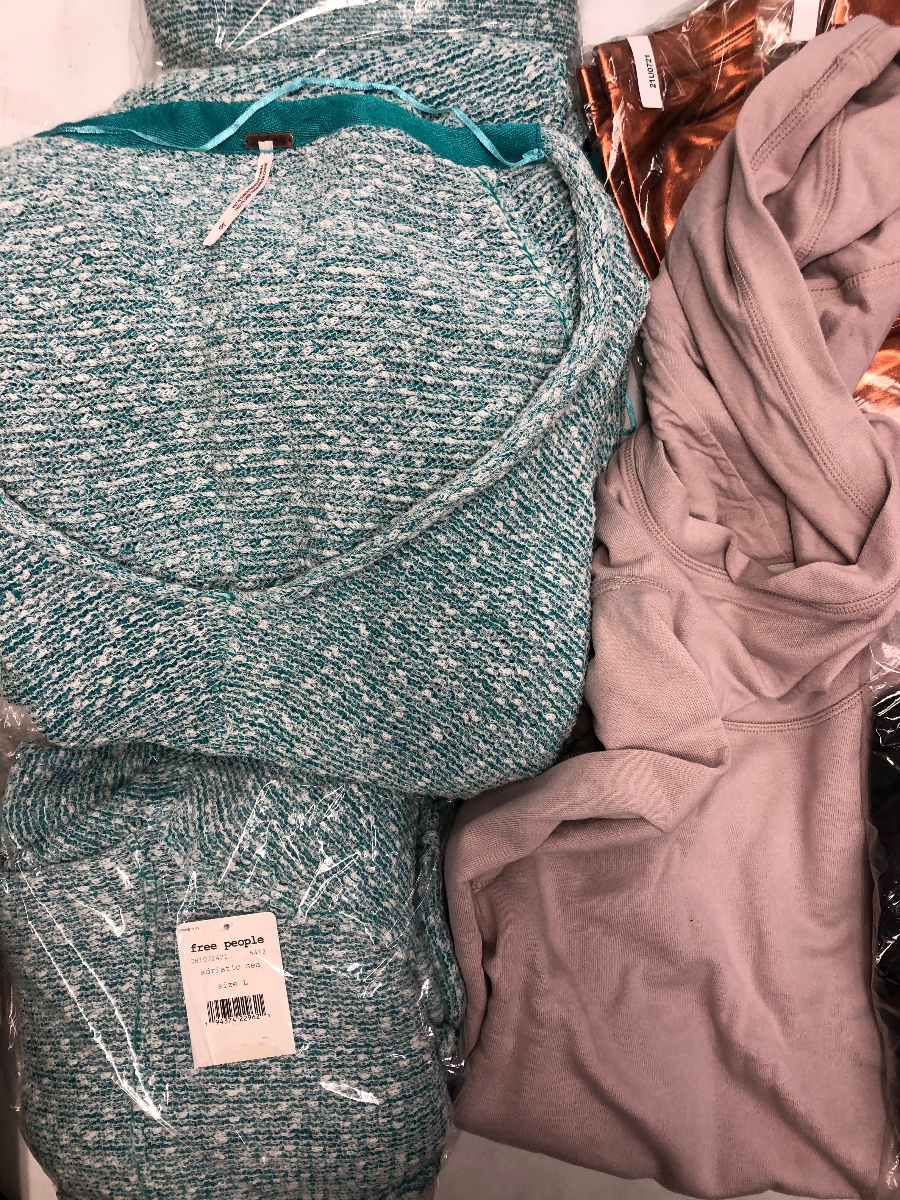 Women's Clothing Sweaters, Cardigans and other Wholesale Lot, CALVIN KLEIN, FREE PEOPLE, AMERICAN APPAREL, 26 items, New, MSRP $1,905