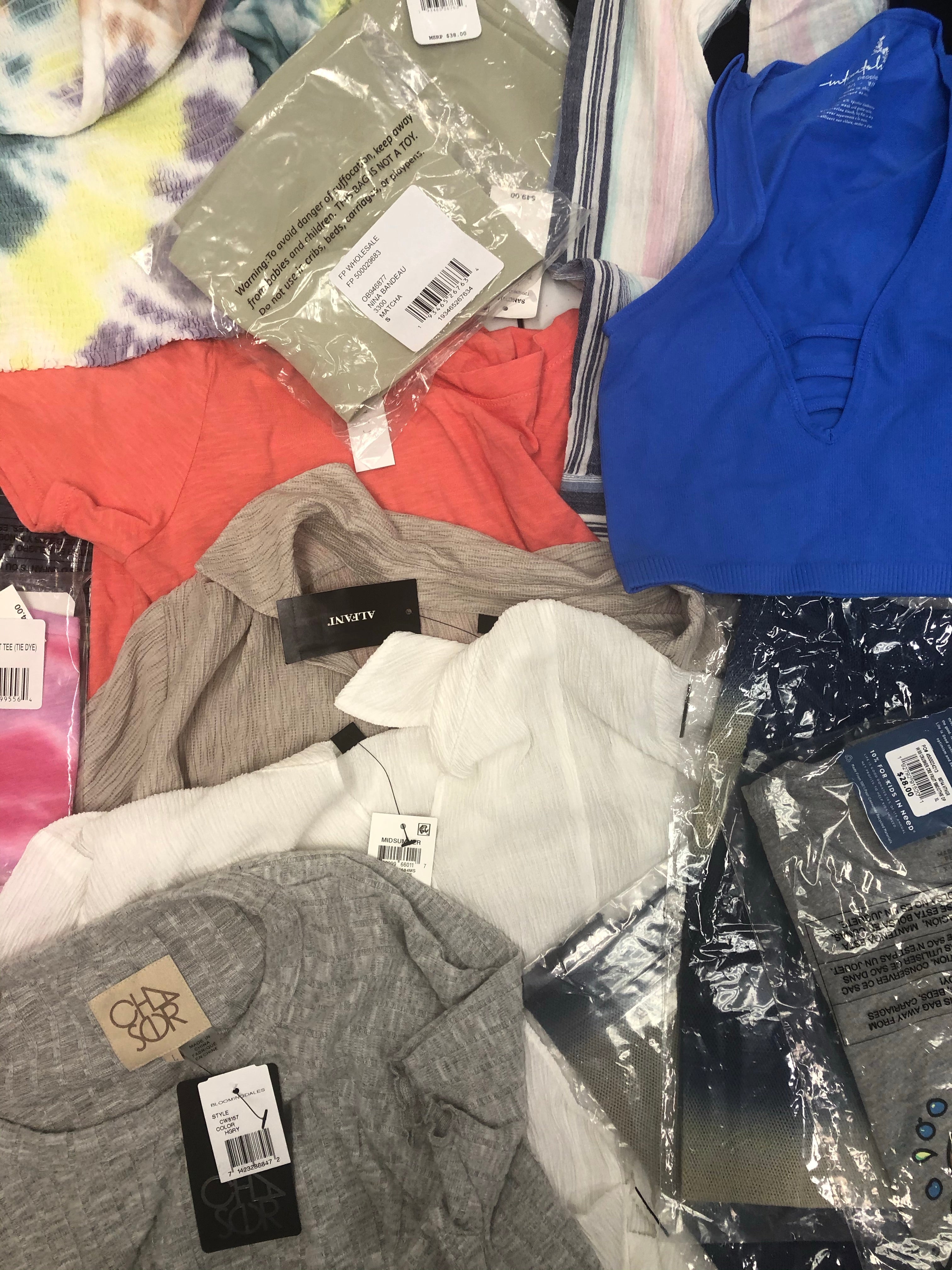Women's Clothing ASSORTED Wholesale Lot, FREE PEOPLE, AQUA, ALFANI, CHASER and more, 26 items, New, MSRP $1,362