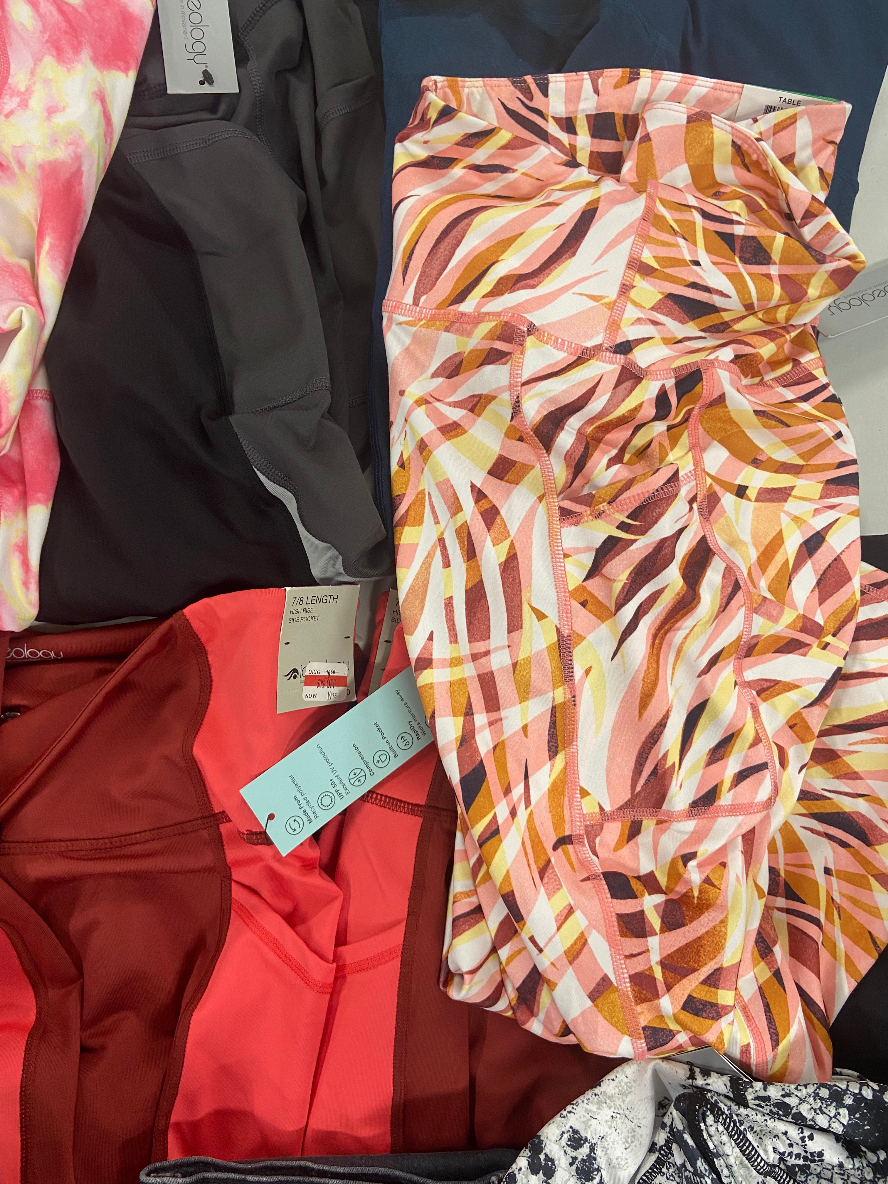 Women's Clothing Leggings, Jeans & Others, HUDSON, SKETCHERS, IDEOLOGY Wholesale Lot,  17 items, Shelf Pulls, MSRP $912