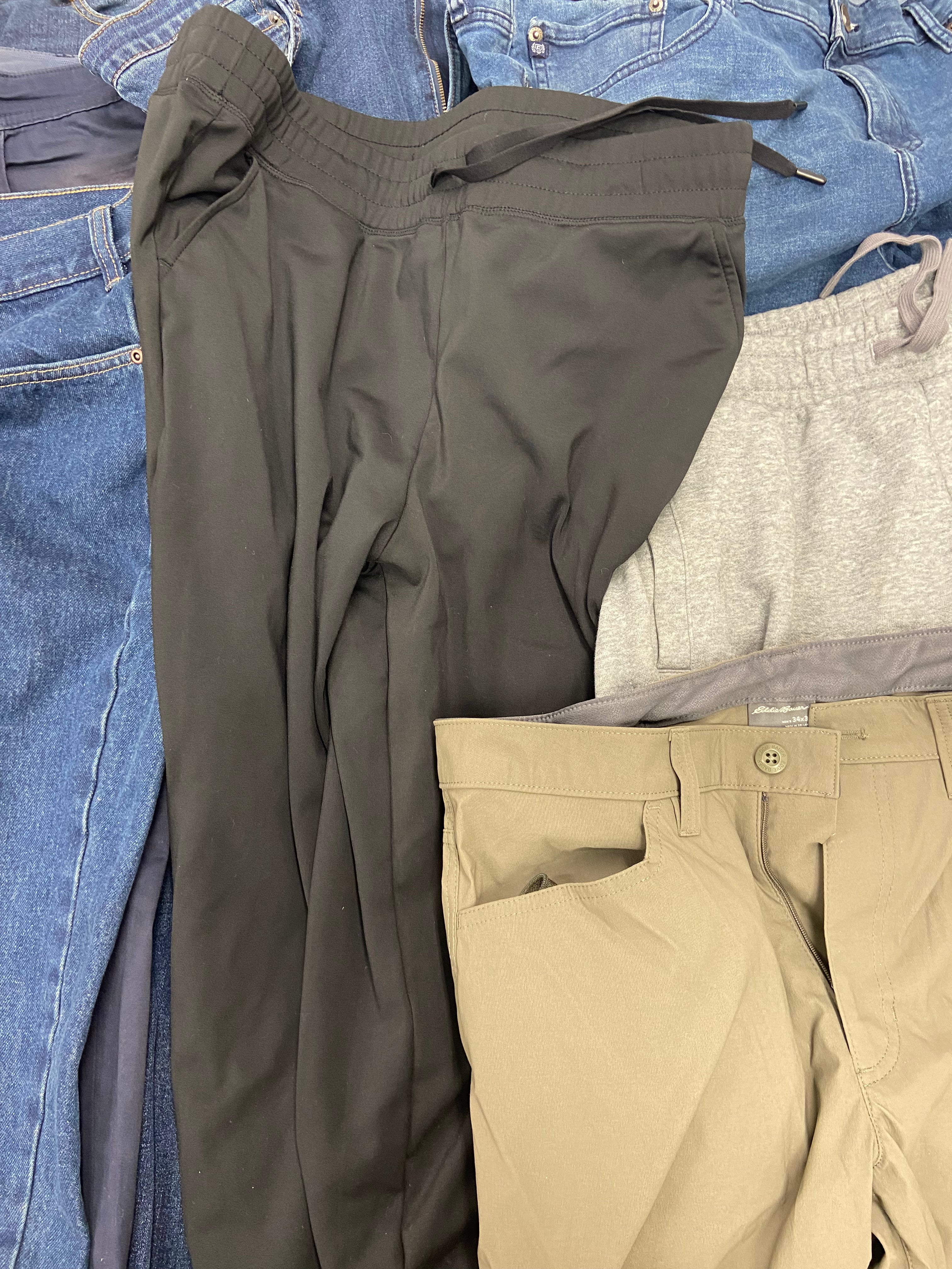 Men's Clothings Pants and Jeans, Wholesale Lot, PUMA, FILA, WEATHERPROOF VINTAGE, EDDIE BAUER, CHAPS and more, 11 items, CUSTOMER RETURNS