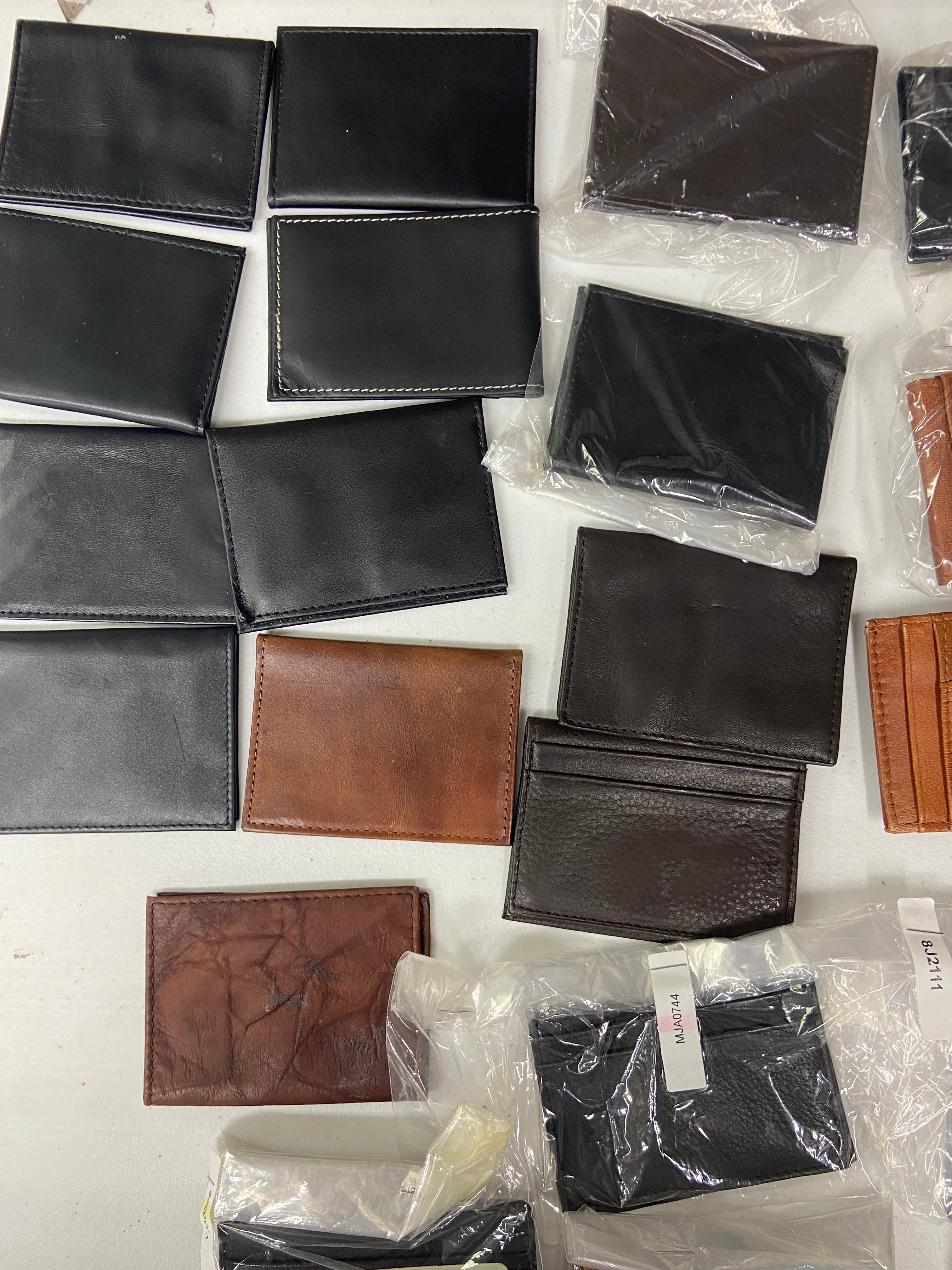 Men's Accessories (Wallets, Card Cases, Cuff Links, Tie Bar) Wholesale Lot, GUESS, GEOFFREY BEENE, RYAN SEACREST, PERRY ELLIS and more, 30 items, CUSTOMER RETURNS
