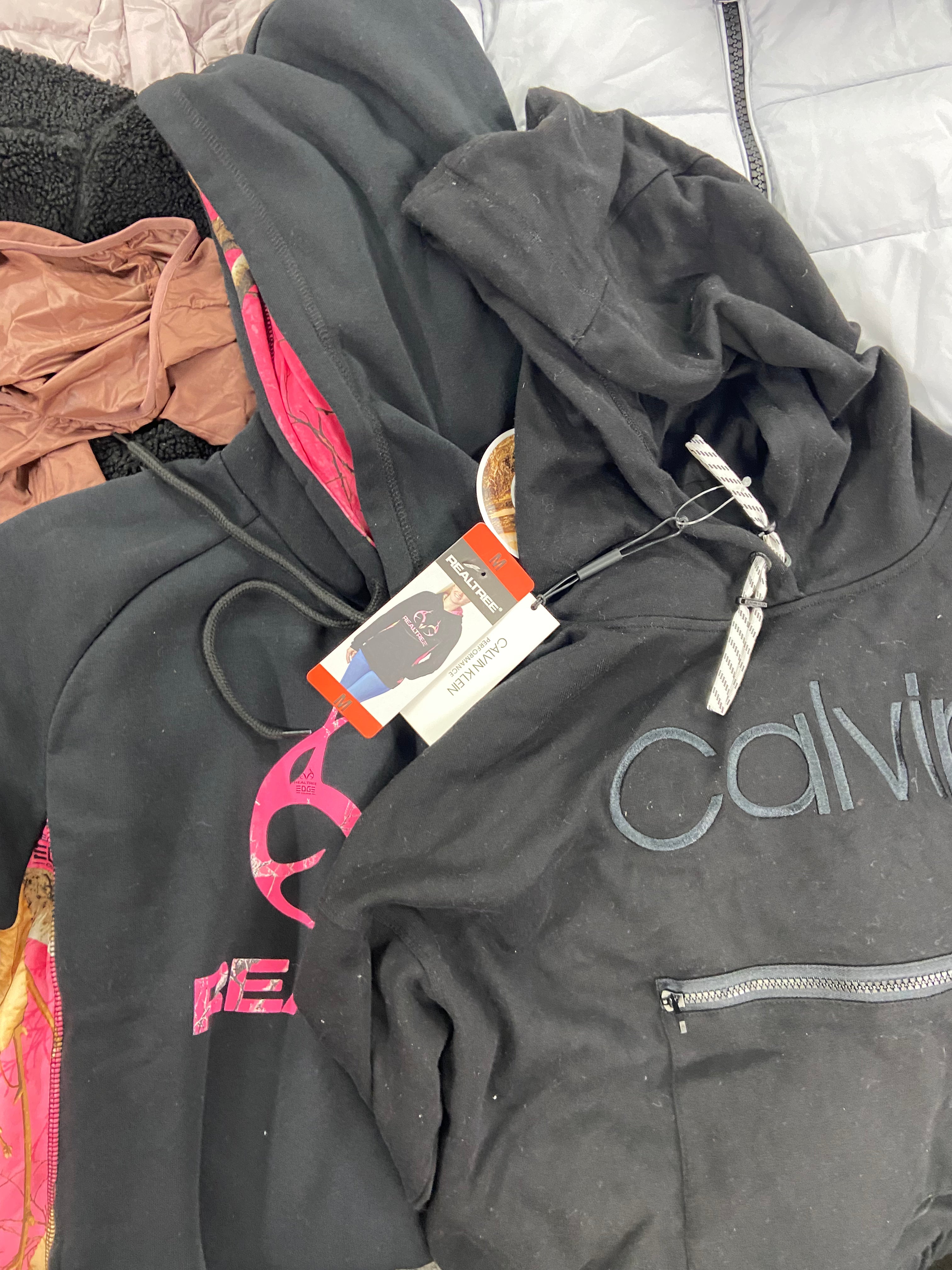 Women's Clothing Jackets & Others, Wholesale Lot, MARMOT, CALVIN KLEIN, AVENTURE, 1 MADISON, ANDREW MARC and more, 6 items, Shelf Pulls, MSRP $485