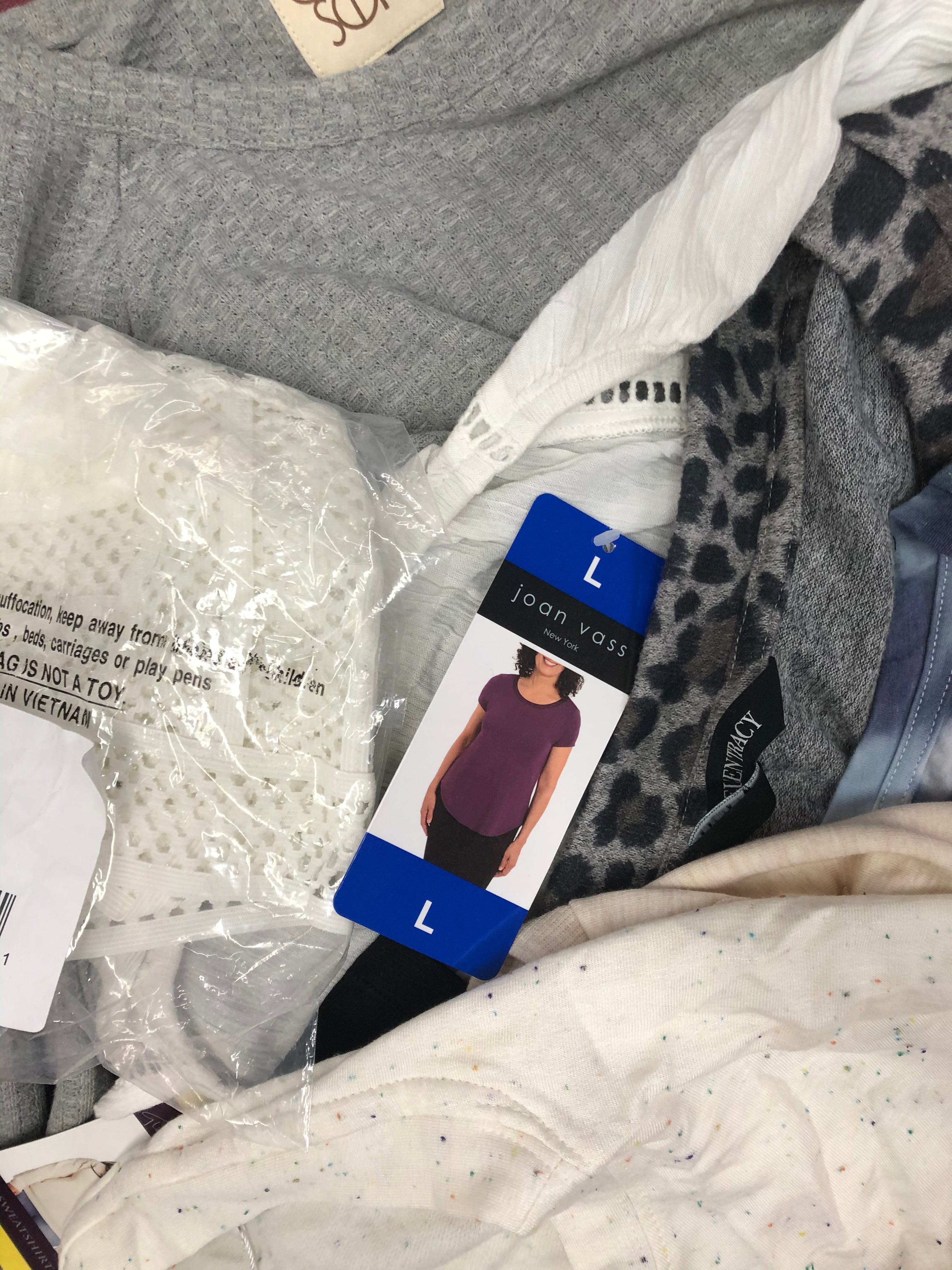 Women's Clothing Tops Wholesale Lot, LUCKY BRAND, POLO RALPH LAUREN, FREE PEOPLE, CALVIN KLEIN, DKNY, THREE DOTS and more, 25 items, Shelf Pulls, MSRP $967