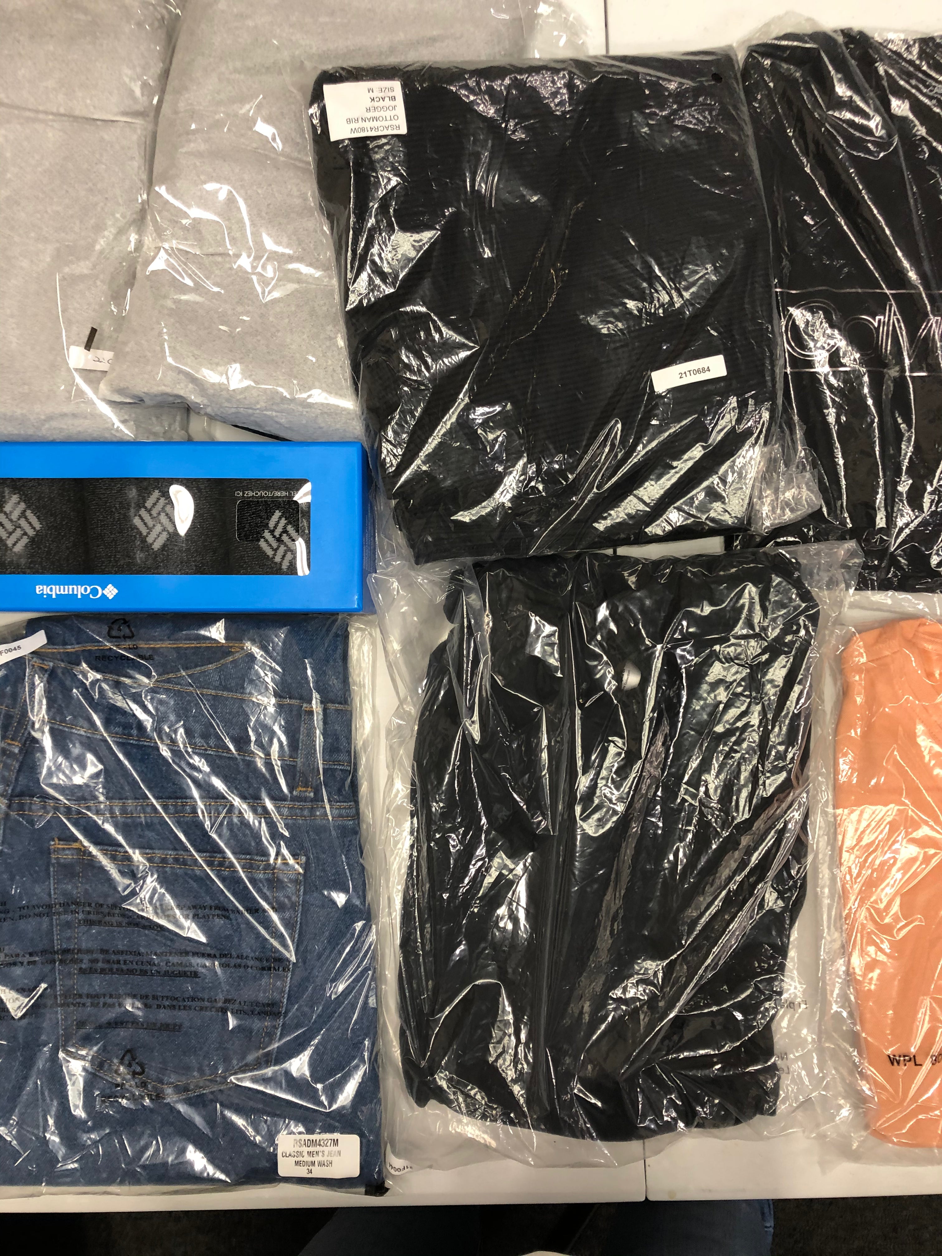 Men's Clothing Tops and Others Wholesale Lot, COLUMBIA, CALVIN KLEIN, TASSO ELBA, STEVE MADDEN, AMERICAN APPAREL, 9 items, Shelf Pulls, MSRP $374