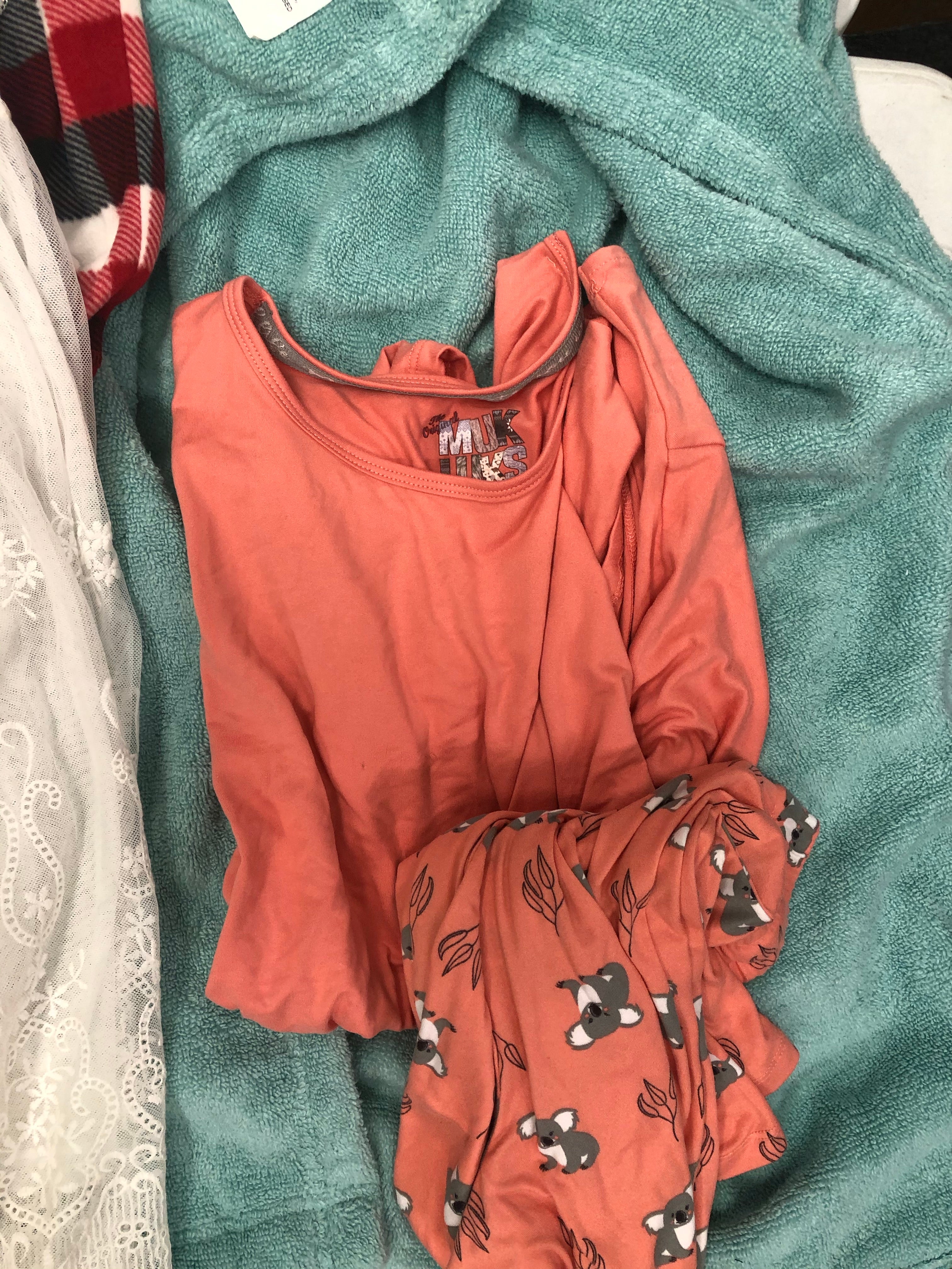 Women's Clothing INTIMATES, Pajamas Wholesale Lot, HANES, CHARTER CLUB, MUK LUKS, FAMILY PJS and more, 14 Units, Shelf Pulls, MSRP $621