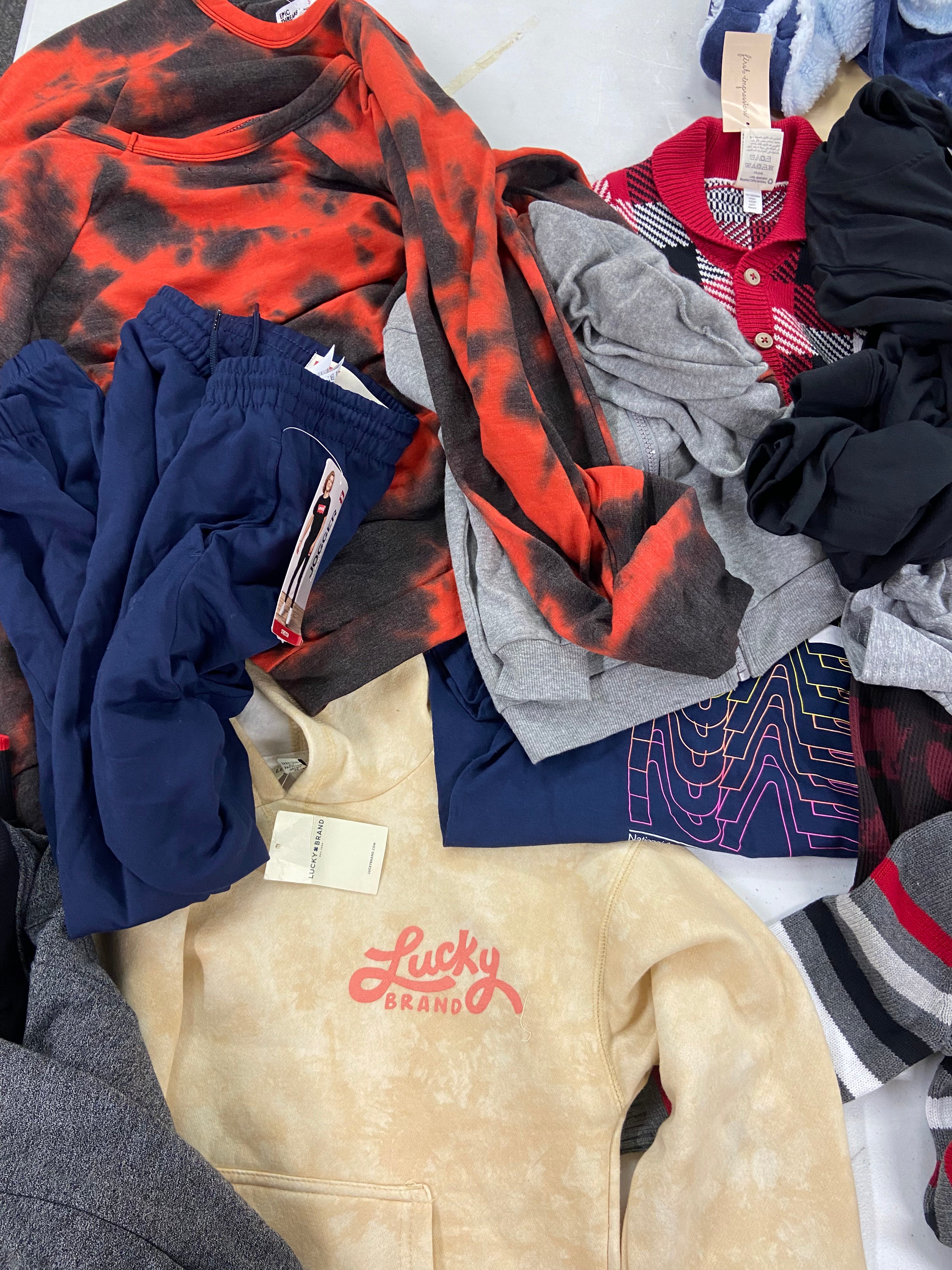 Kid's & Baby's Clothing Assorted Wholesale Lot, CALVIN KLEIN, LEVI'S, LUCKY BRAND, NAUTICA, NIKE, STAR WARS, UNIVIBE and more, 16 items, Shelf Pulls, MSRP $568