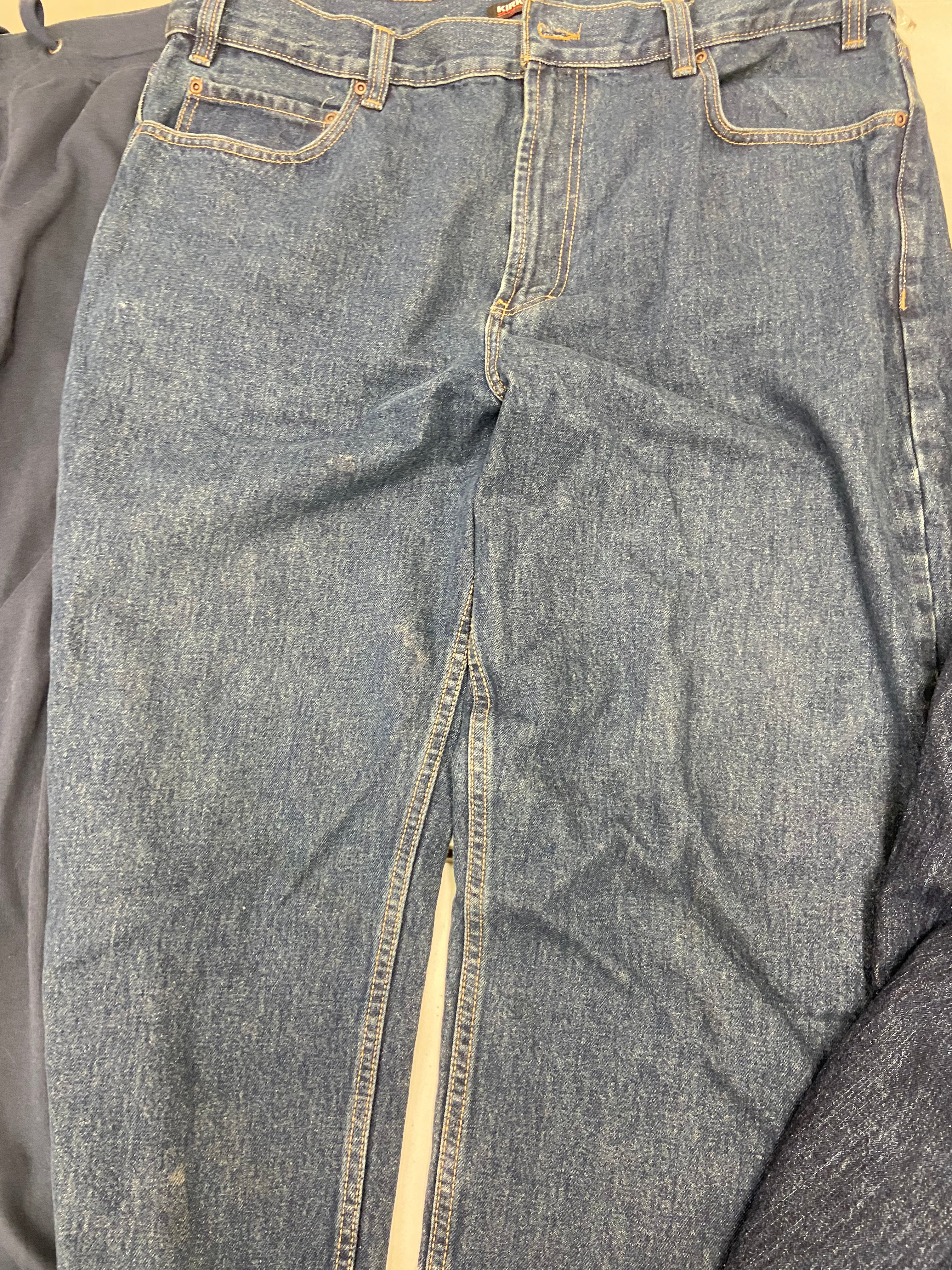Men's Clothings Jeans & Others Wholesale Lot, LEVIS, BUFFALO DAVID BITTON, ORVIS, KIRKLAND and more, 5 items, CUSTOMER RETURNS
