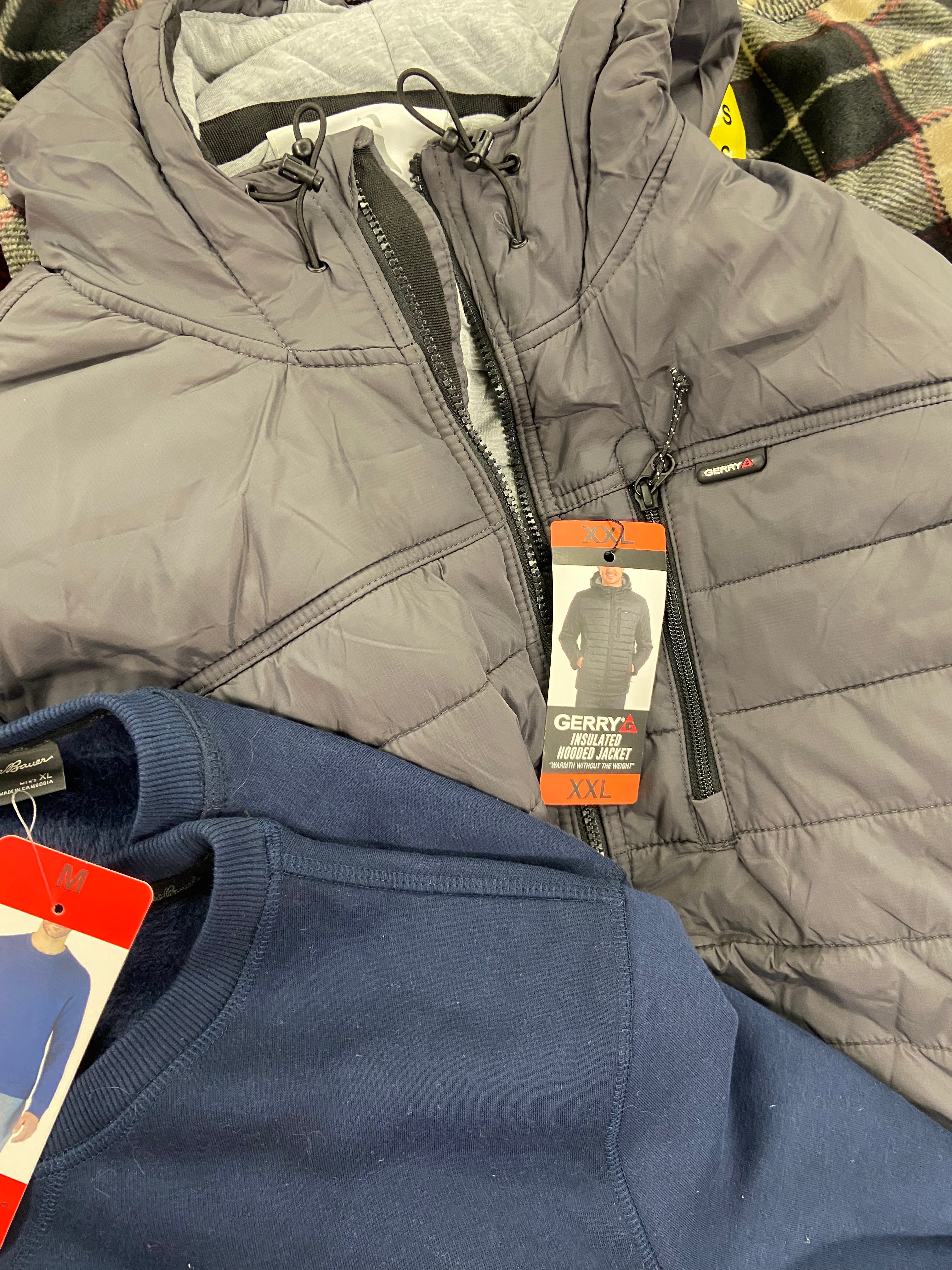 Men's Clothing Sweaters & Others Wholesale Lot, EDDIE BAUER, GERRY, LEGENDARY, HI-TEC, FREEDOM FOUNDRY, 7 items, Shelf Pulls, MSRP $440