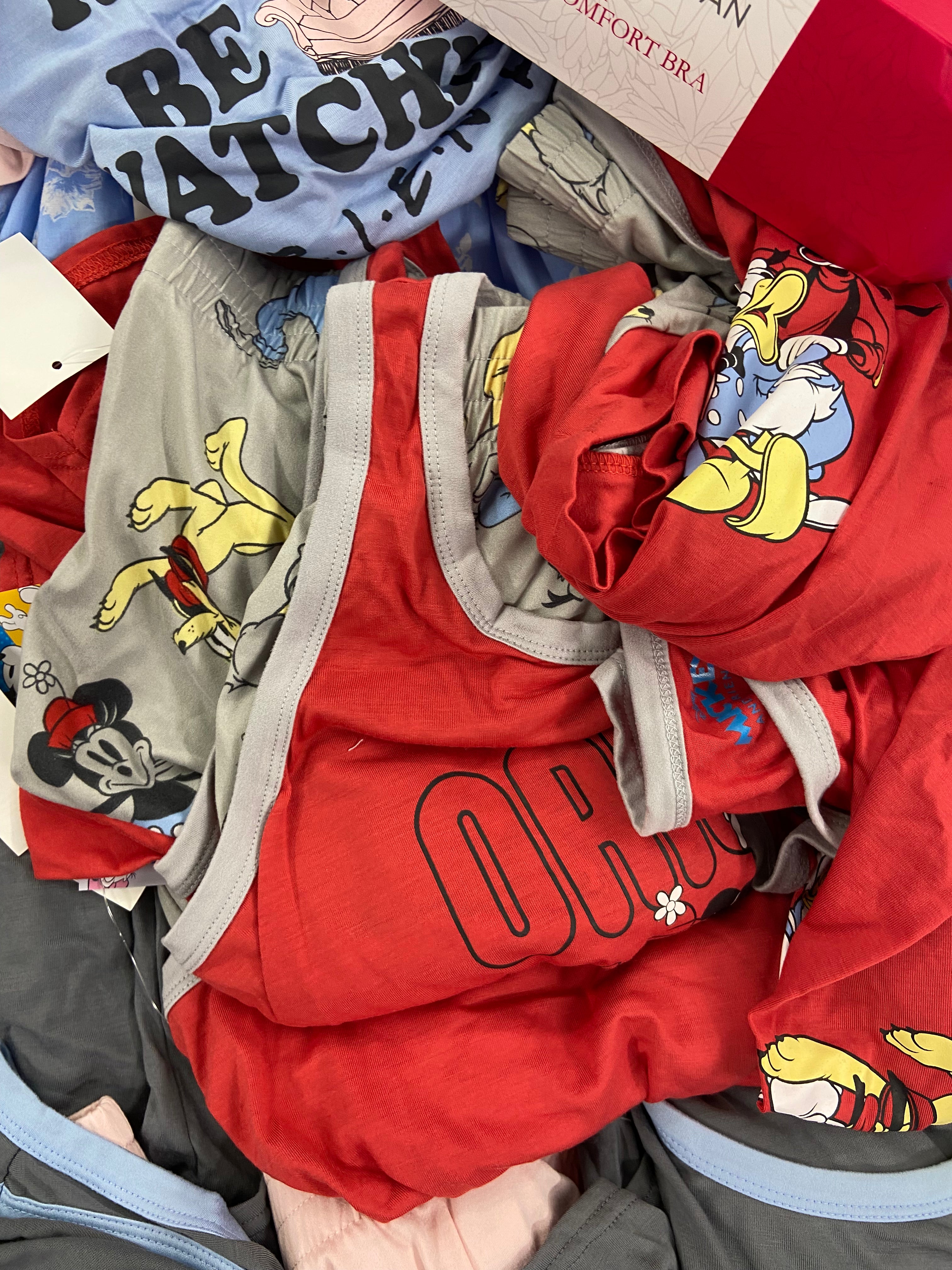 Women's Sleepwear Wholesale Lot, EILEEN WEST, Disney, Friends by RICHARD LEEDS,  CAROLE HOCHMAN , 20 items, Shelf Pulls, MSRP $1,024