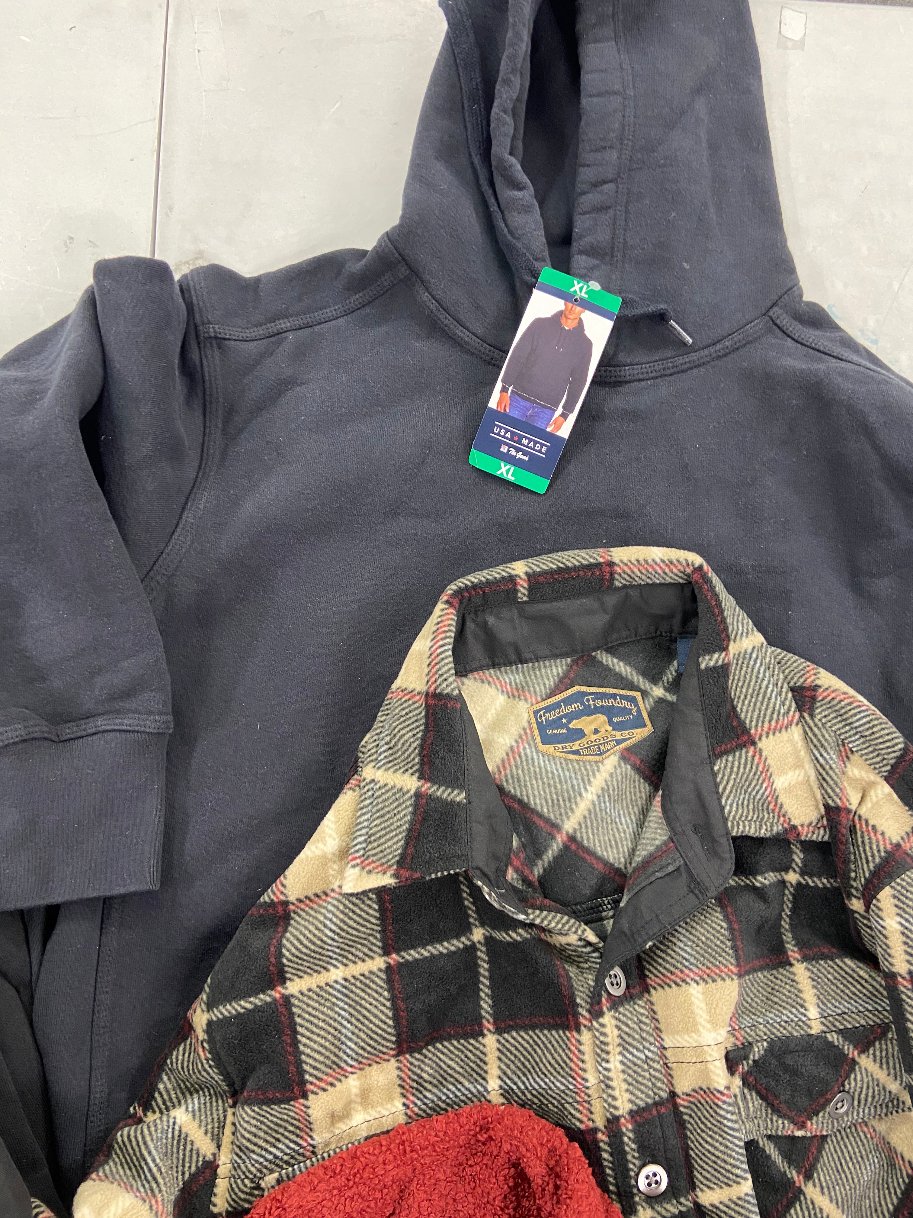 Men's Clothing Sweaters & Others Wholesale Lot, RUGGED ELEMENTS, HI-TEC, REAL TREE, FREEDOM, THE GAME, and more, 7 items, Shelf Pulls, MSRP $510