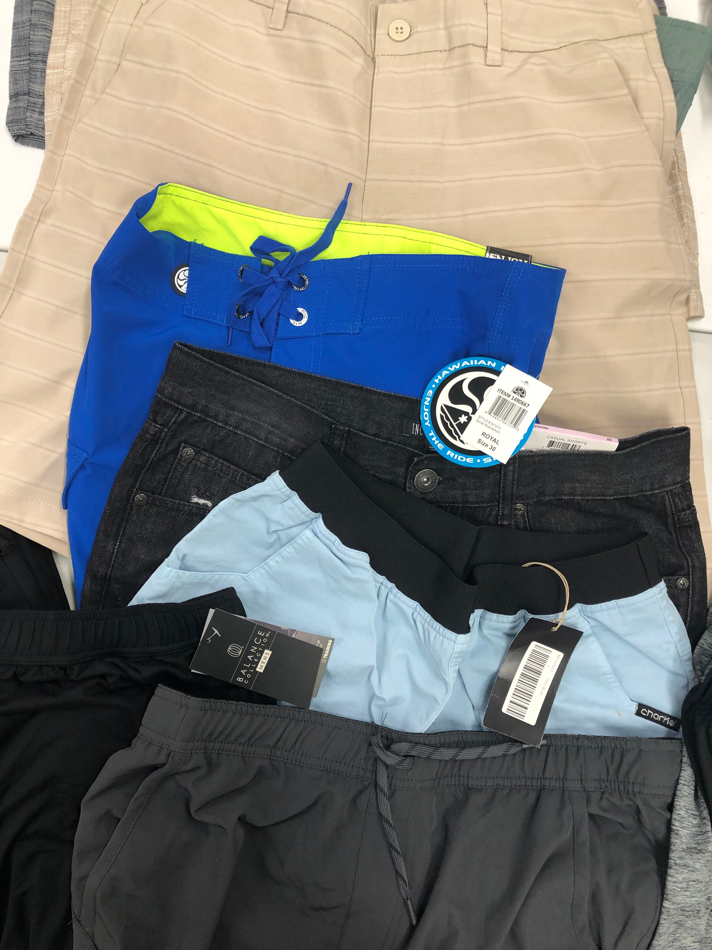 Men's Clothing Shorts and more, Wholesale Lot, HAWAIIAN ISLAND CREATIONS, 32 DEGREES, GERRY, BALANCE COLLECTION, PHILHOBAR DESIGN and more, 15 items, Shelf Pulls, MSRP $596