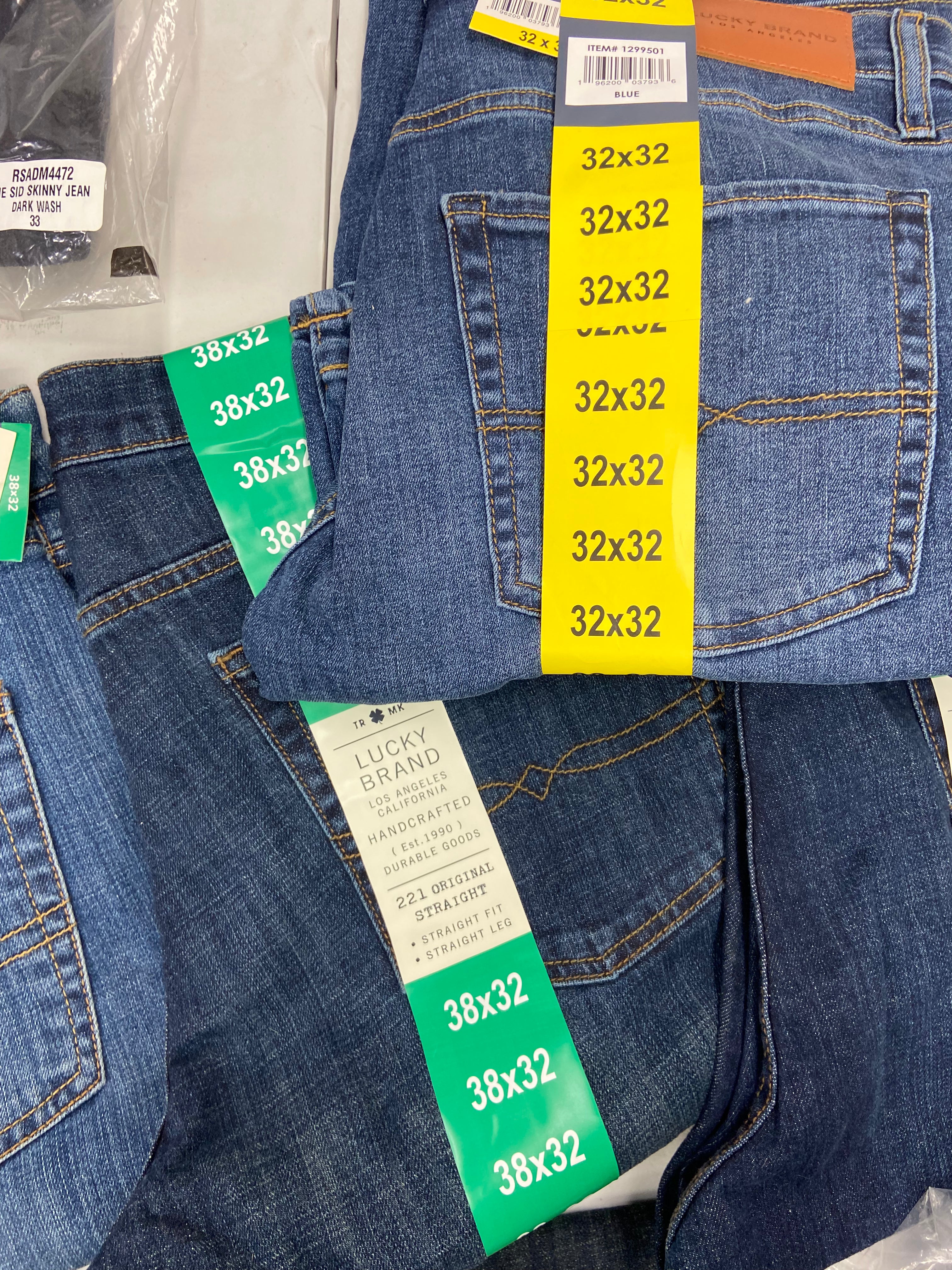 Men's Clothing Jeans Wholesale Lot, LUCKY BRAND, CALVIN KLEIN, BUFFALO and more, 10 items, Shelf Pulls, MSRP $814