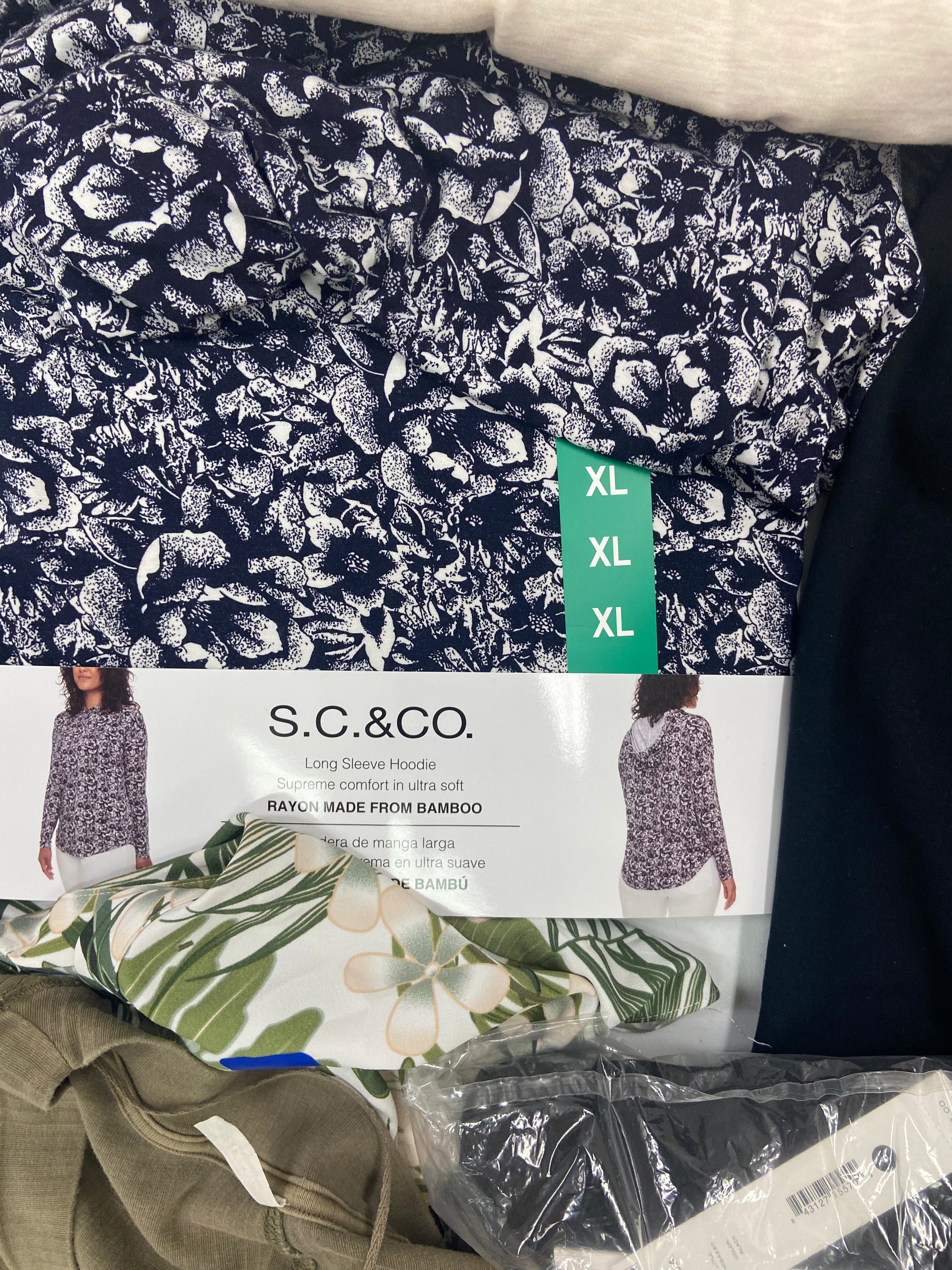 Women's Clothing Blouses & Other Tops, Wholesale Lot, CALVIN KLEIN, FREE PEOPLE, AQUA,  GLORIA VANDERBILT, HILARY RADLEY and more, 15 items, Shelf Pulls, MSRP $609