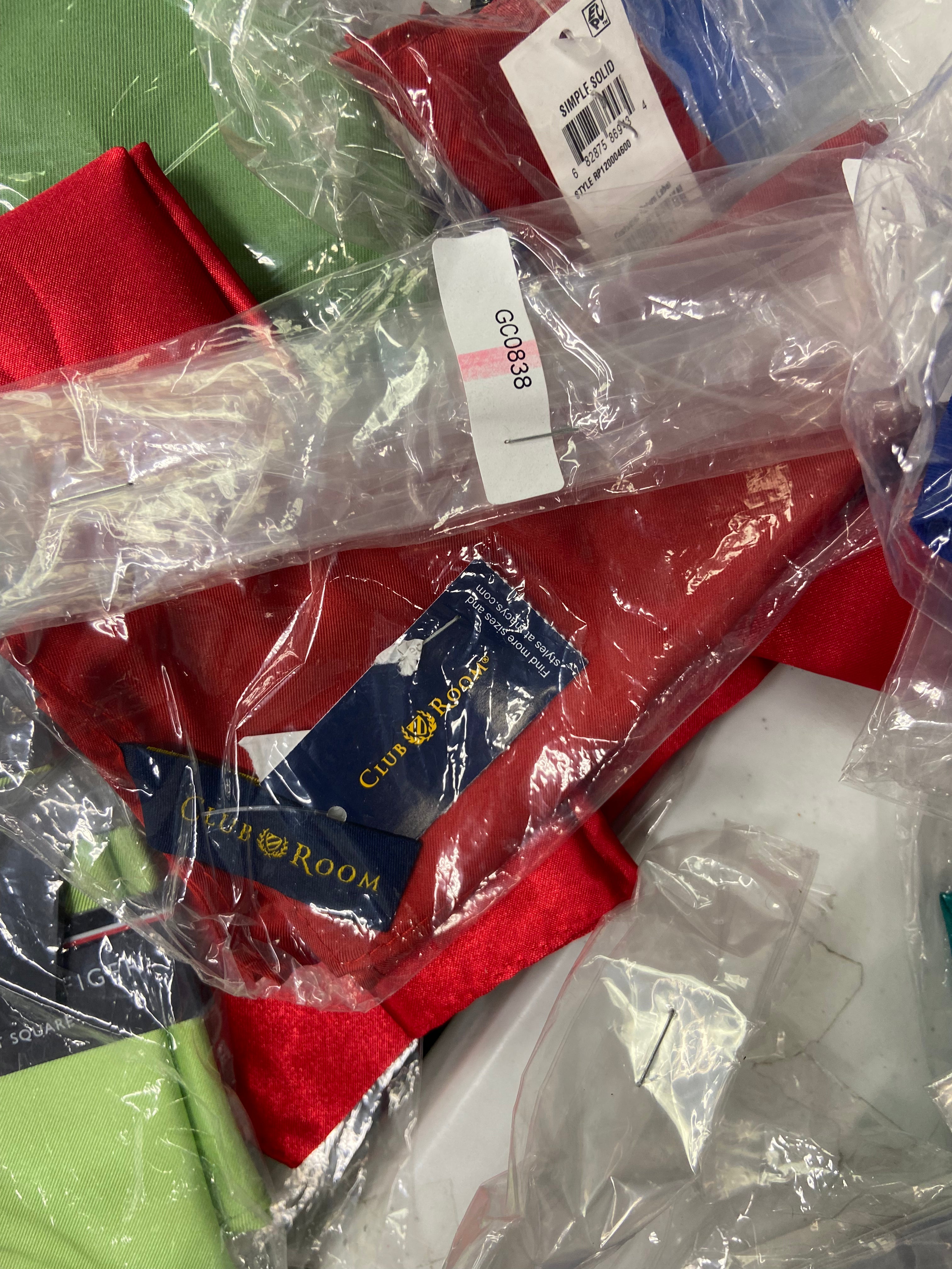 Men's Pocket Squares Wholesale Lot, TOMMY HILFIGER, RYAN SEACREST, BAR III, TALLIA, ALFANI and more, 121 items, CUSTOMER RETURNS