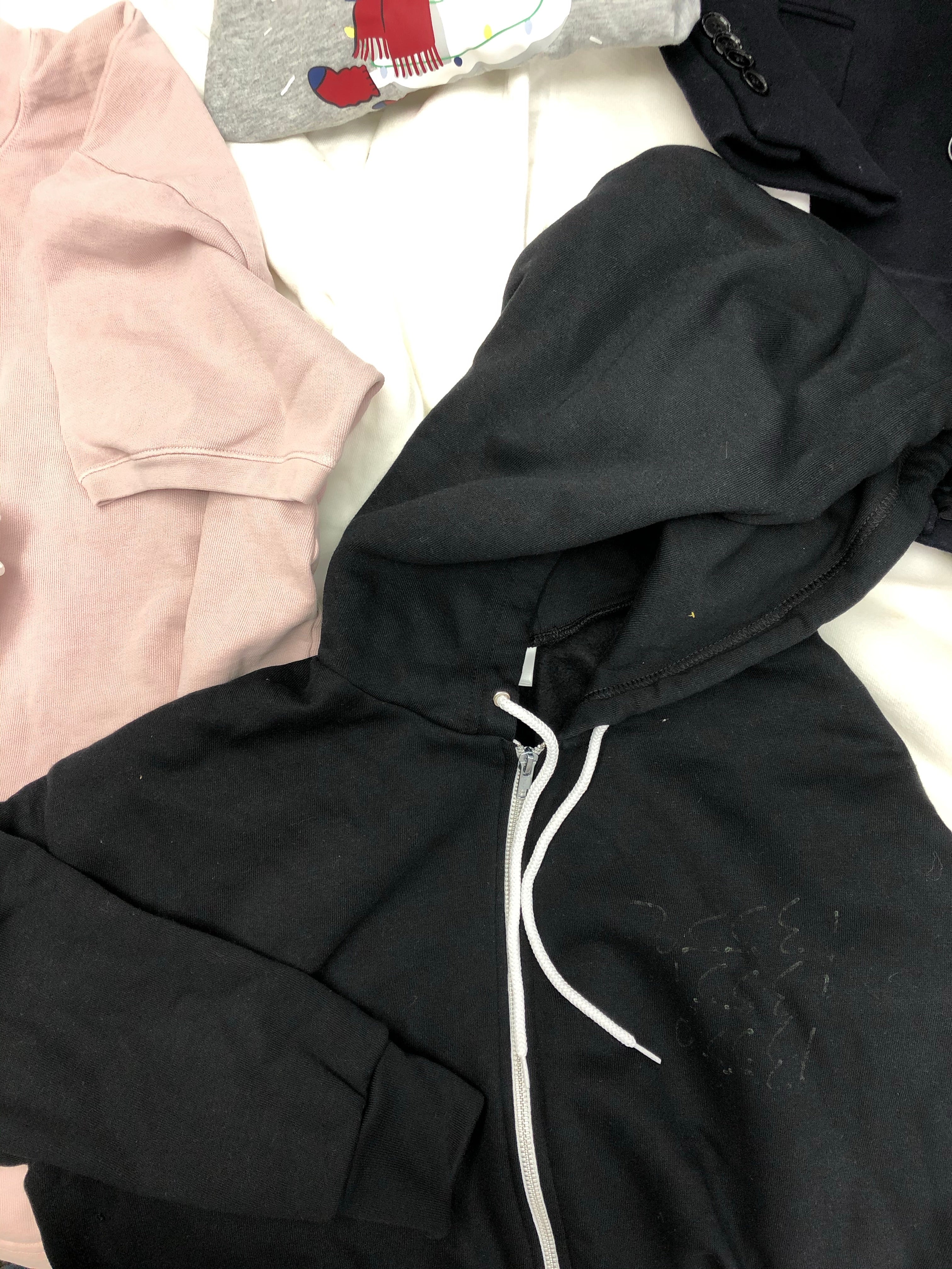 Men's Clothing Assorted Wholesale Lot, CALVIN KLEIN, DYLAN GRAY, AMERICAN APPAREL and more 9 Items, Customer Returns, MSRP $1,024
