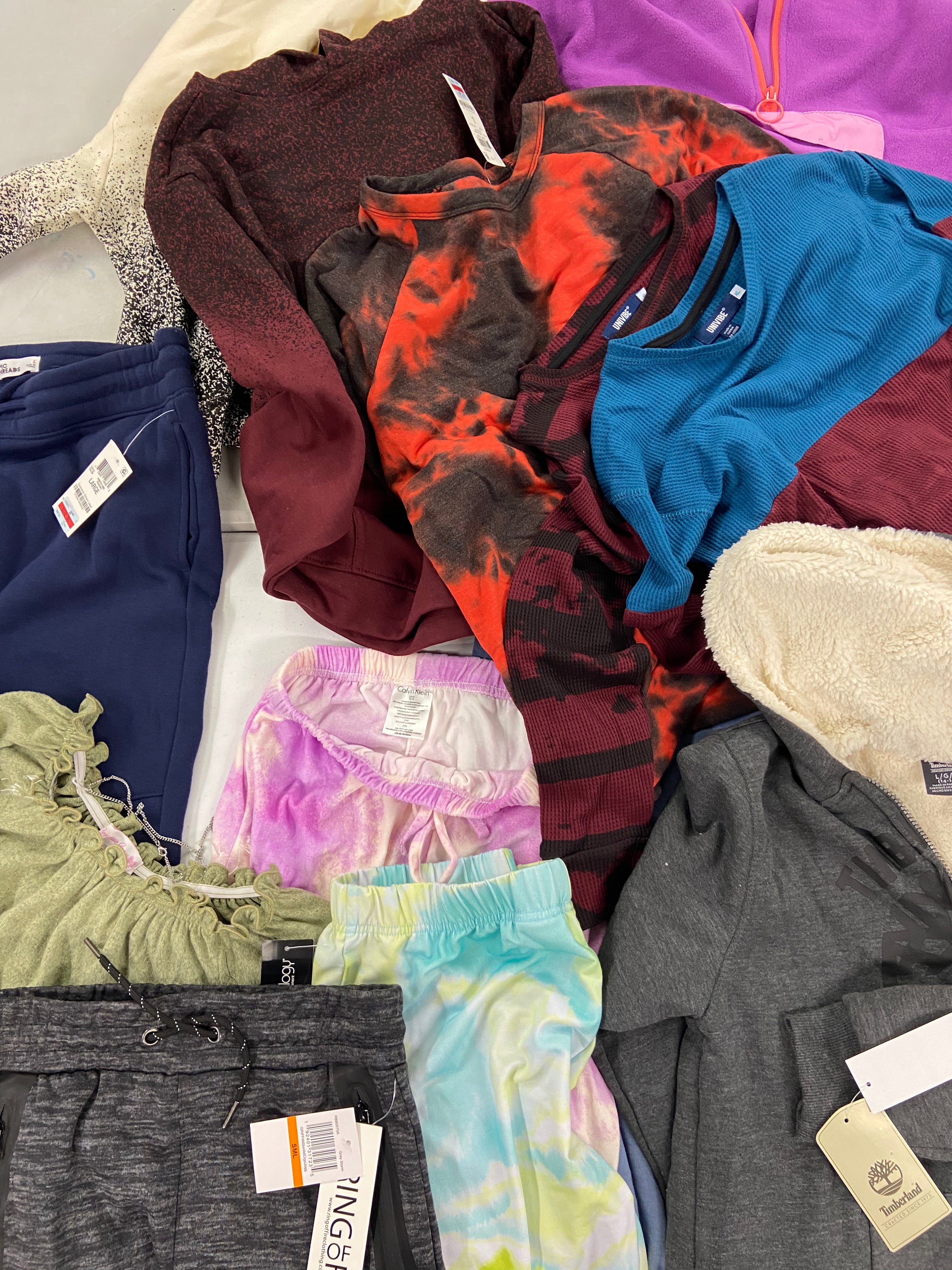 Kid's Clothing Assorted Wholesale Lot, TIMBERLAND, CALVIN KLEIN, UNIVIBE, EPIC THREADS, GERSON & GERSON and more, 14 items, Shelf Pulls, MSRP $565