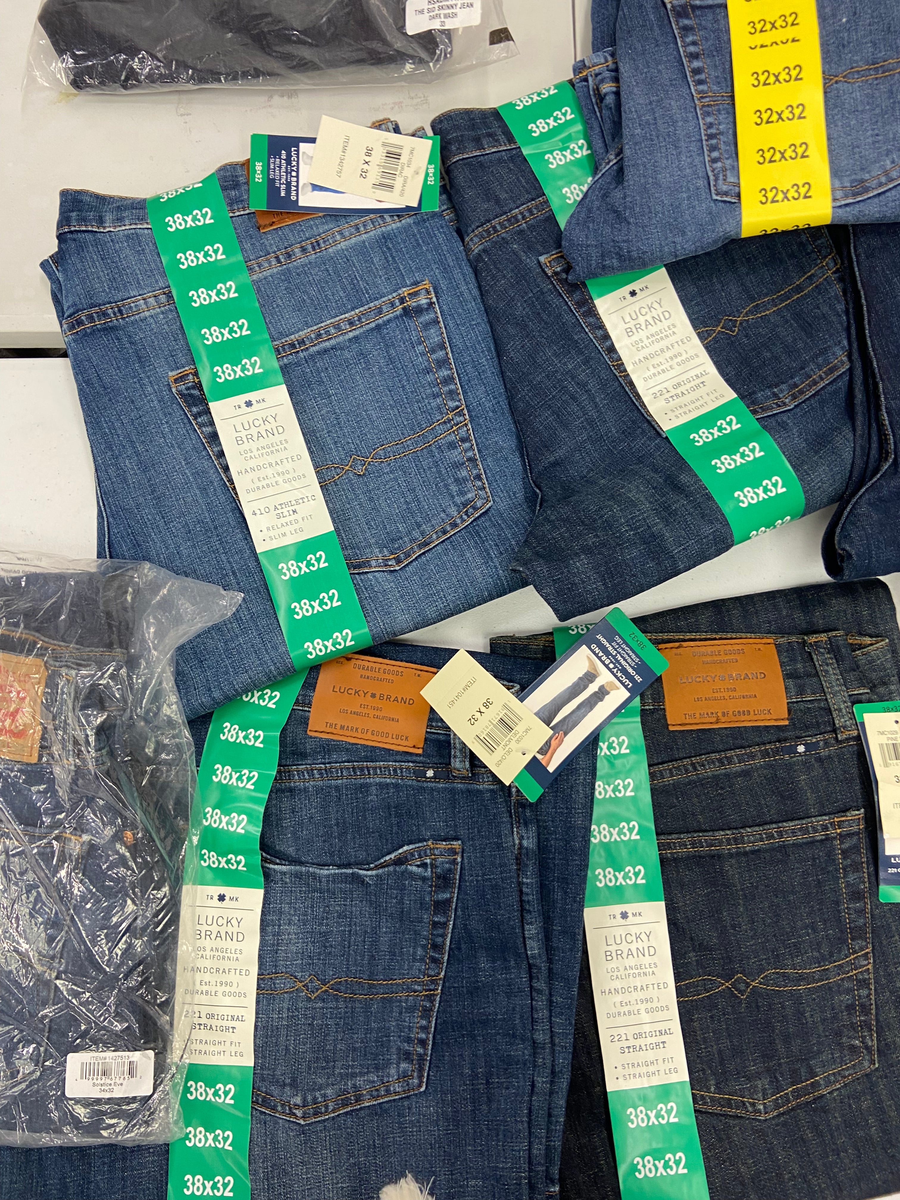 Men's Clothing Jeans Wholesale Lot, LUCKY BRAND, CALVIN KLEIN, BUFFALO and more, 10 items, Shelf Pulls, MSRP $814