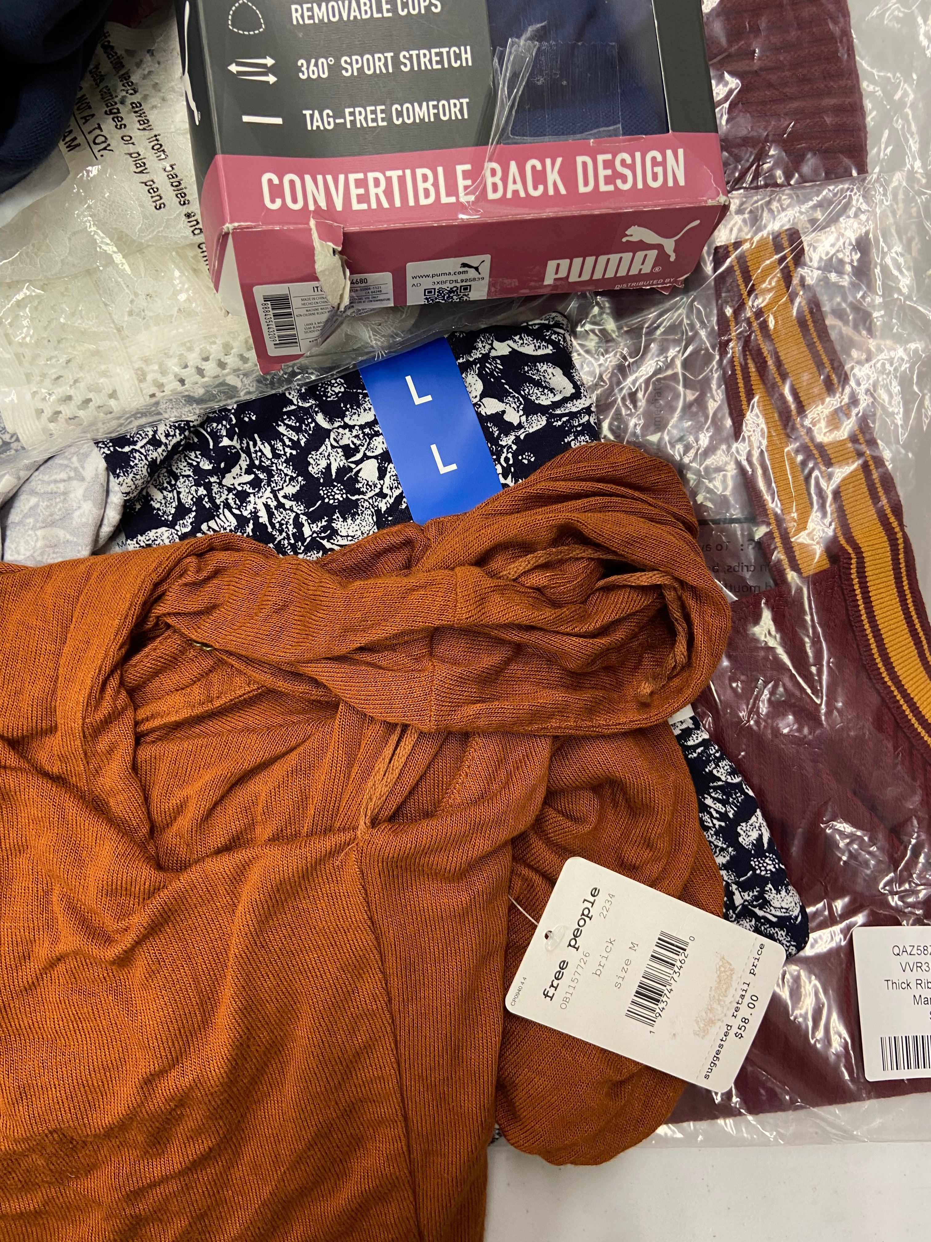 Women's Clothing Tops Wholesale Lot, BANANA REPUBLIC, VINCE CAMUTO, PUMA, FREE PEOPLE, SKETCHERS and more, 18 items, Shelf Pulls, MSRP $935