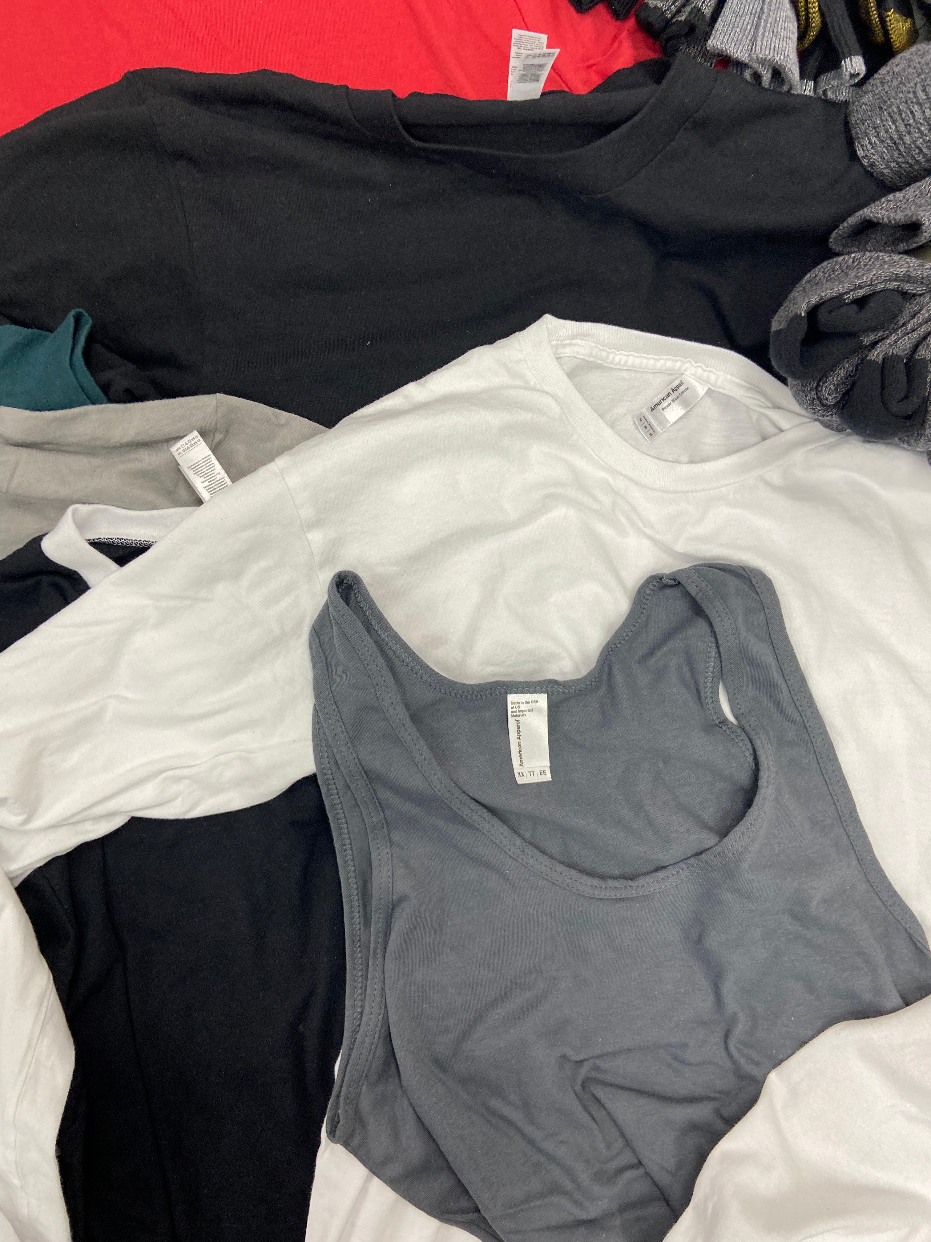 Men's Clothing ASSORTED Wholesale Lot, TIMBERLAND, GOLDTOE, BLOOMINGDALES, AMERICAN APPAREL, 32 DEGREES 14 items, Shelf Pulls, MSRP $423