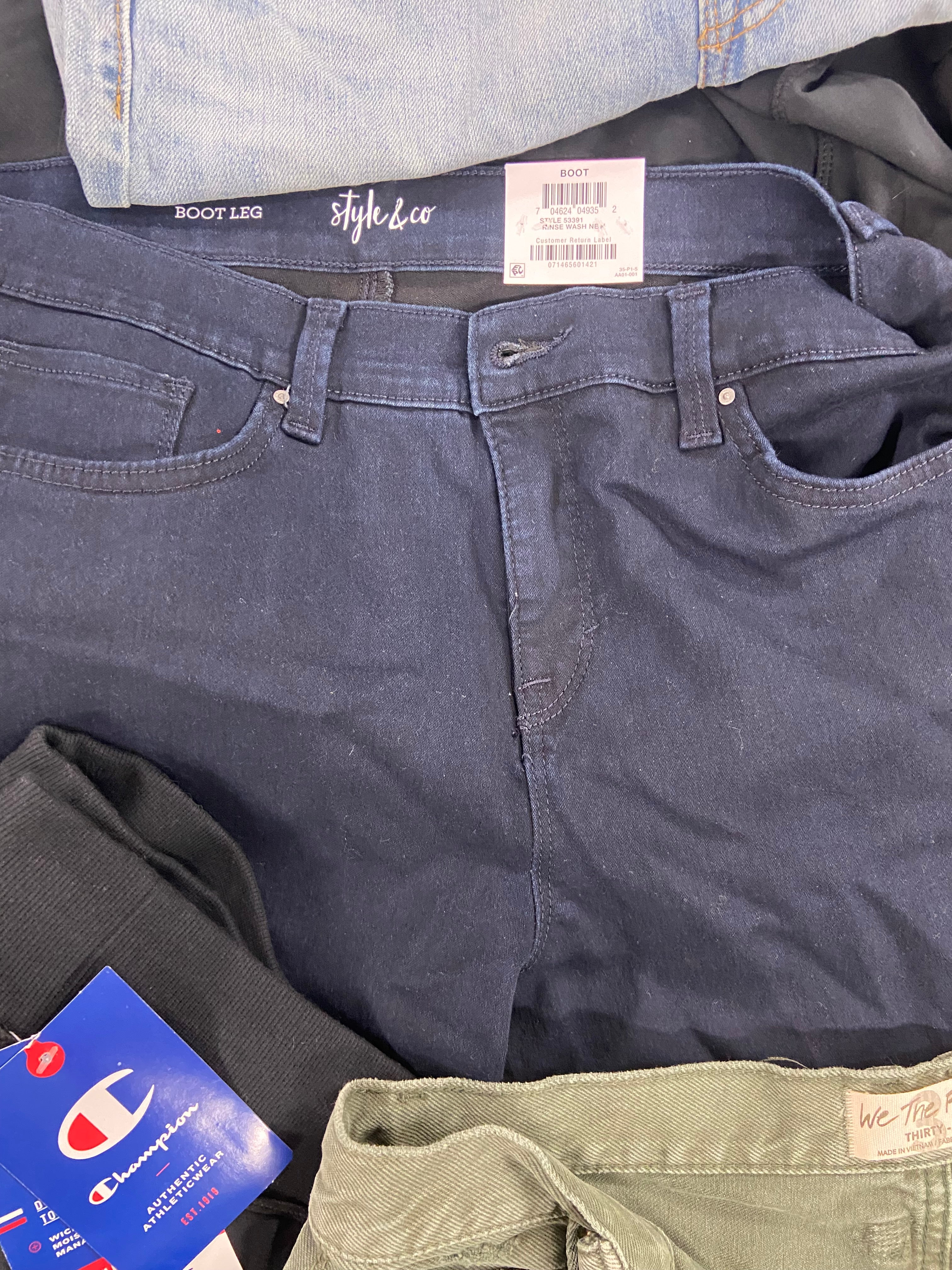 Women's Clothing Activewear & Other bottoms Wholesale Lot, FREE PEOPLE, LUCKY BRAND, CHAMPION, 32 DEGREES and more, 11 items, Shelf Pulls, MSRP $552