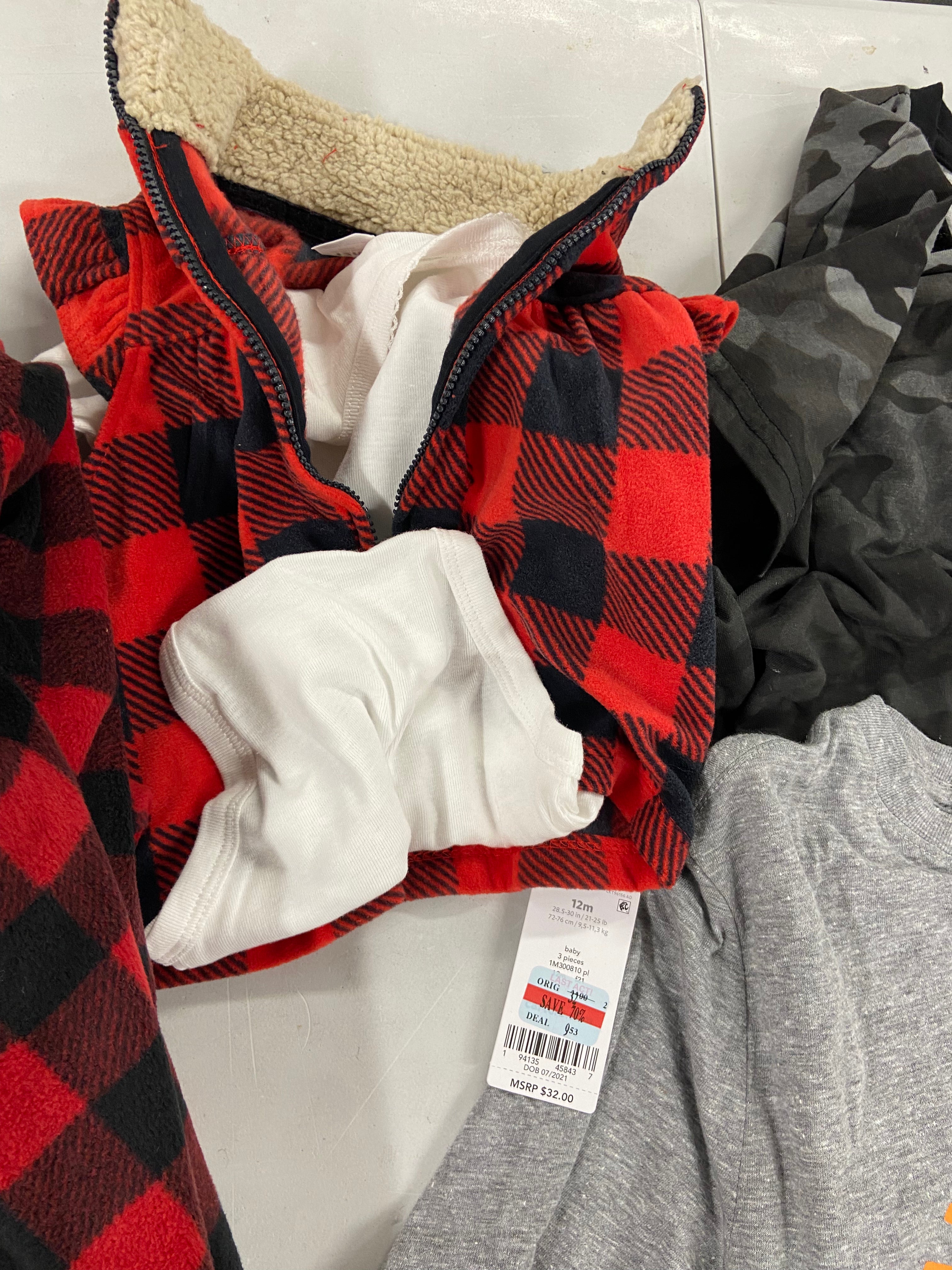 Kid's Clothing Wholesale Lot, HURLEY, TOMMY HILFIGER, CARTER'S, STARWARS, NIKE, UNIVIBE, CHAMPION and more, 16 items, Shelf Pulls, MSRP $523