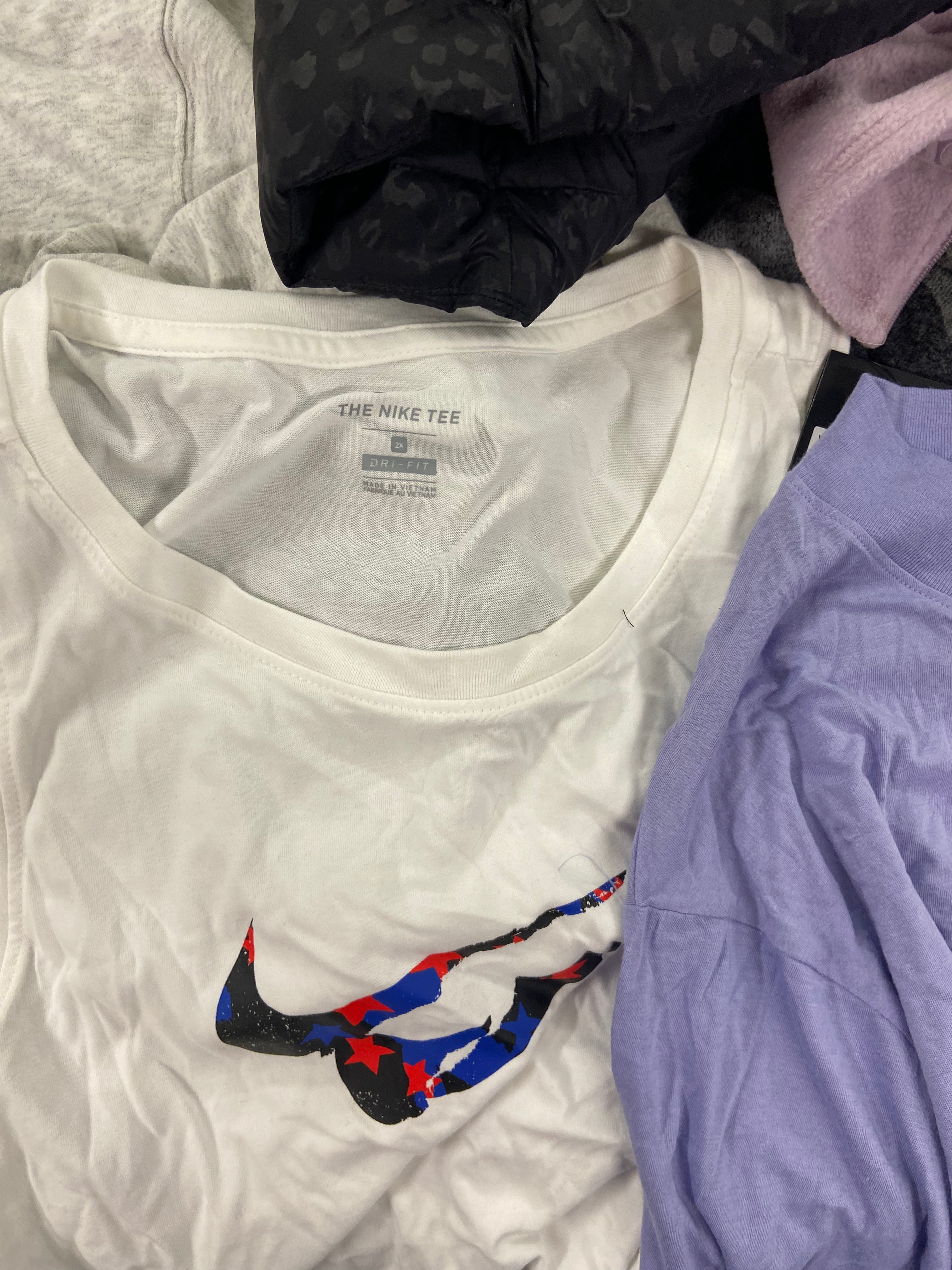 Women's Clothing Tops Wholesale Lot, NORTH FACE, NIKE, FREE PEOPLE, CALVIN KLEIN, EDDIE BAUER, BUFFALO, THREE DOTS, AQUA and more, 21 items, Shelf Pulls, MSRP $987