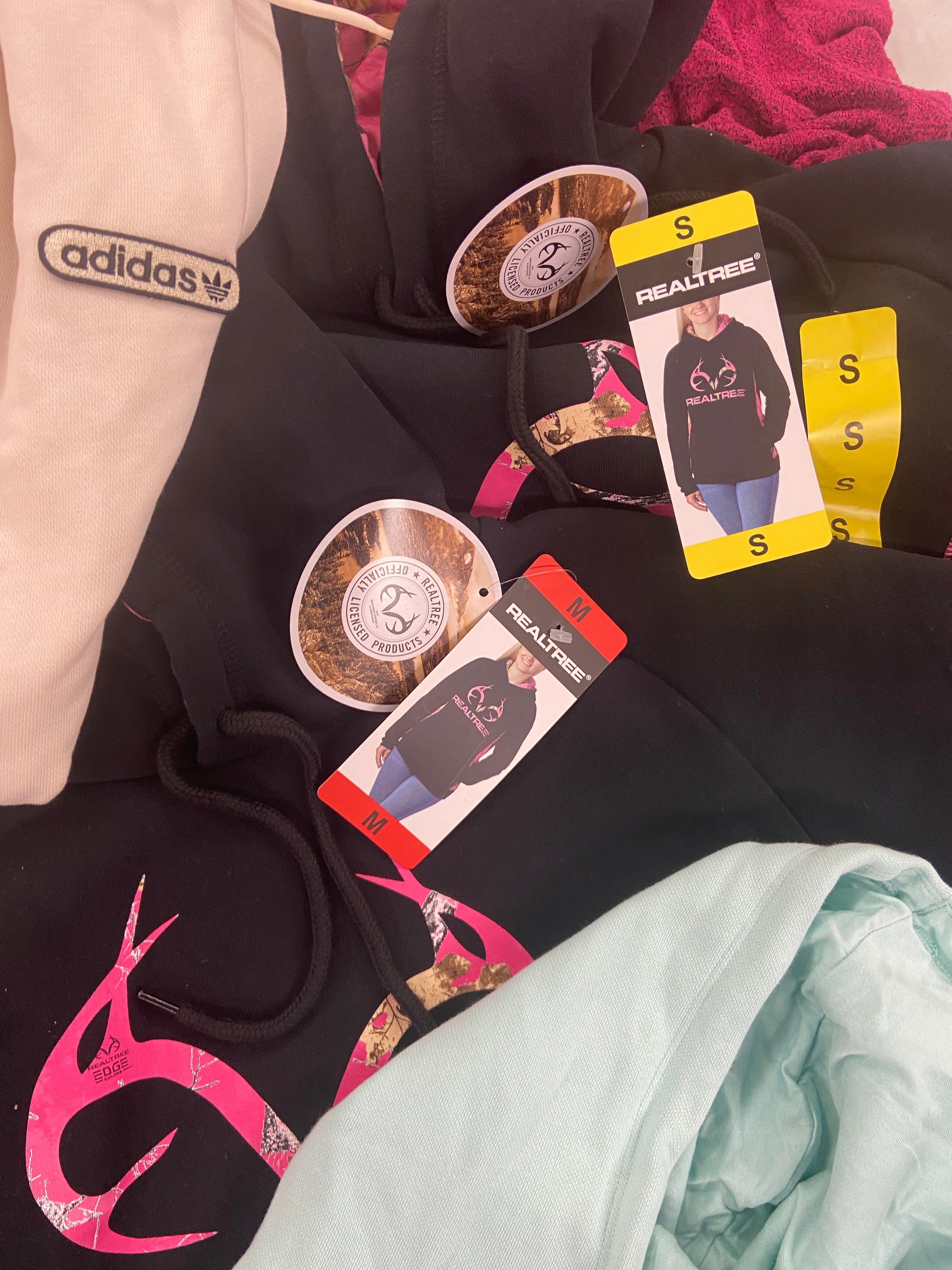 Women's Clothing Assorted Wholesale Lot, PUMA, ADIDAS, VINCE CAMUTO, REALTREE and more, 16 items, Shelf Pulls, MSRP $646
