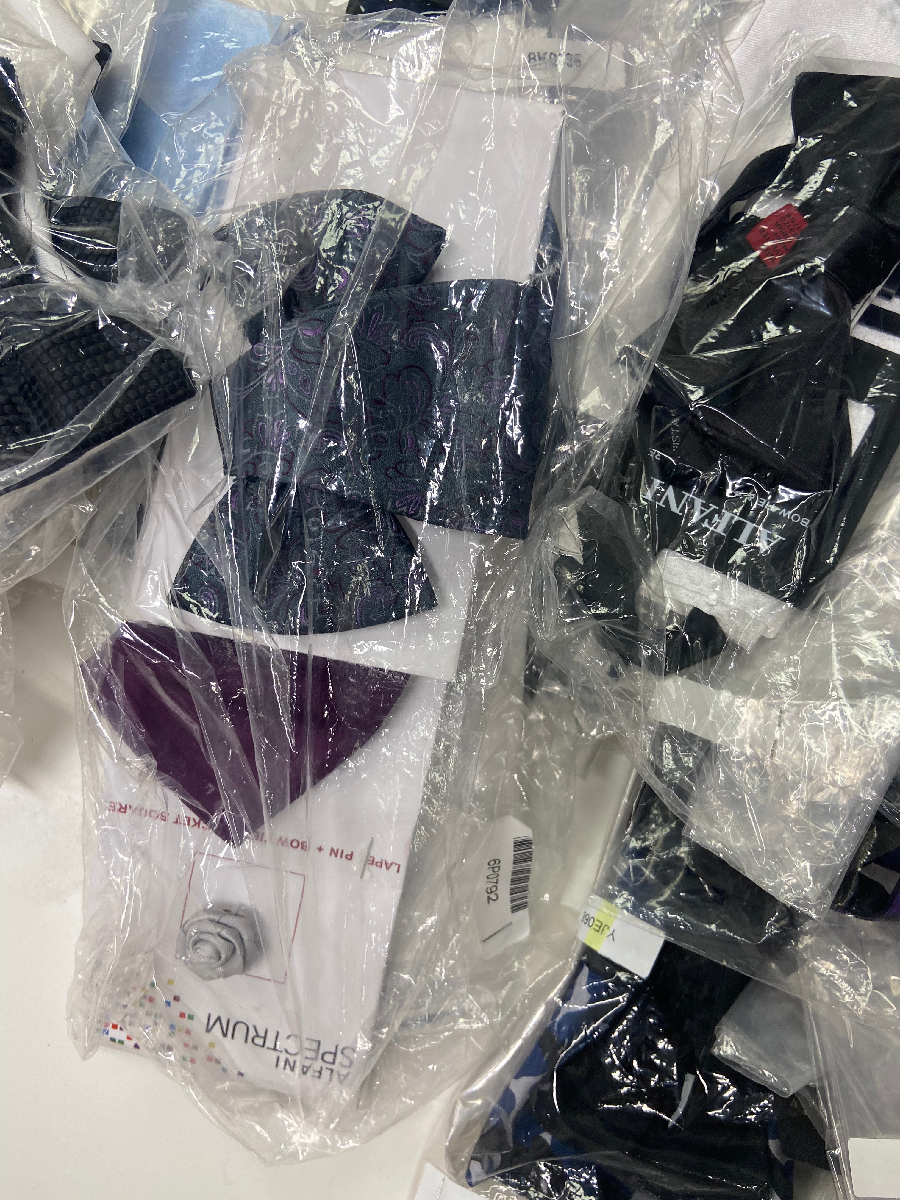 Men's Bow Ties & Pocket Squares Sets Wholesale Lot, COUNTESS MARA, ALFANI and more, 73 items, CUSTOMER RETURNS