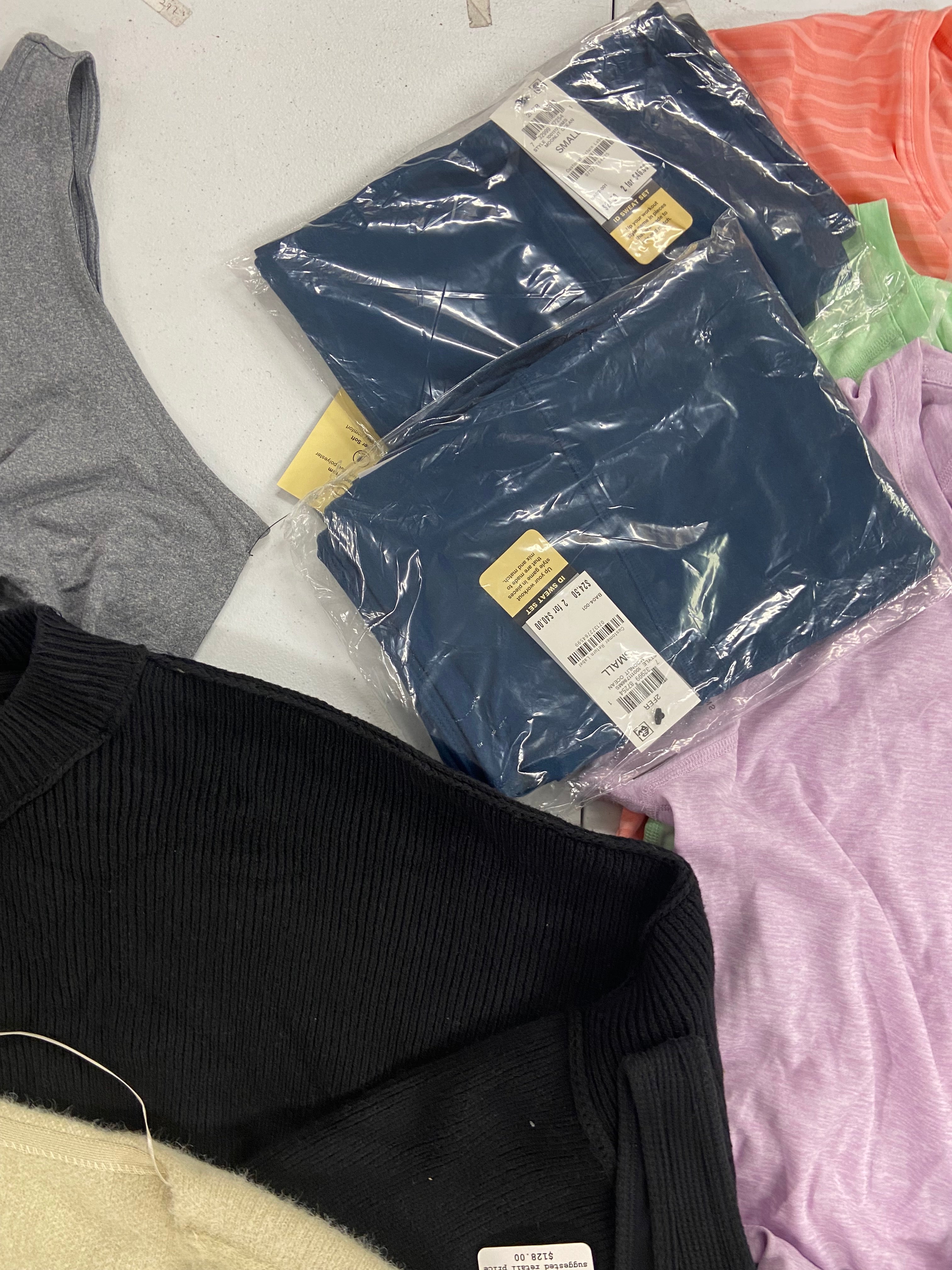 Women's Clothing Assorted Wholesale Lot, FREE PEOPLE, CALVIN KLEIN, NIKE, UNDER ARMOUR, COTTON ON and Others, 14 items, Shelf Pulls, MSRP $536