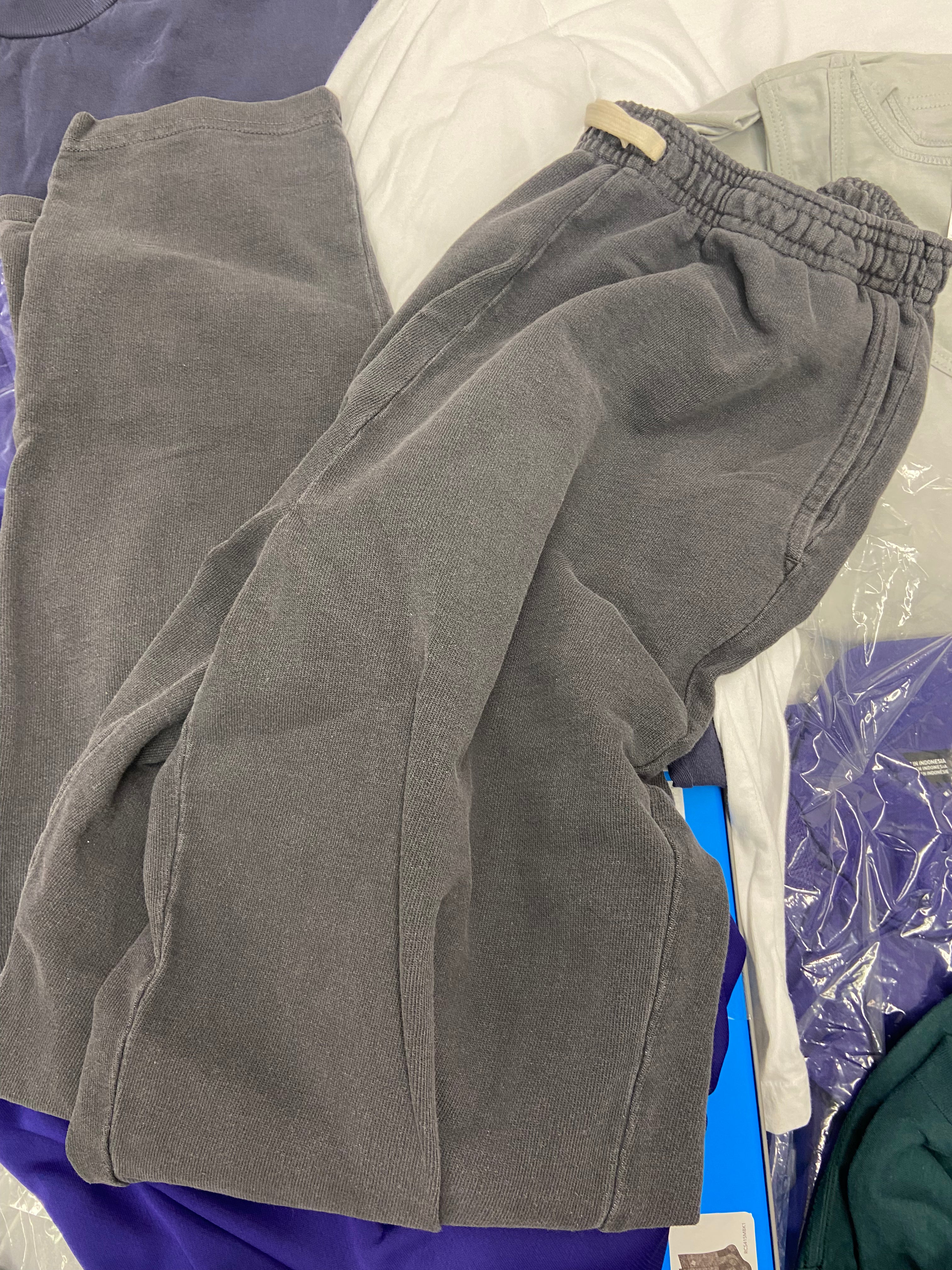 Men's Clothing T-Shirts, Casual Shirts and Others Wholesale Lot, ADIDAS, CALVIN KLEIN, COLUMBIA, AMERICAN APPAREL, 27 items, Shelf Pulls, MSRP $1,038