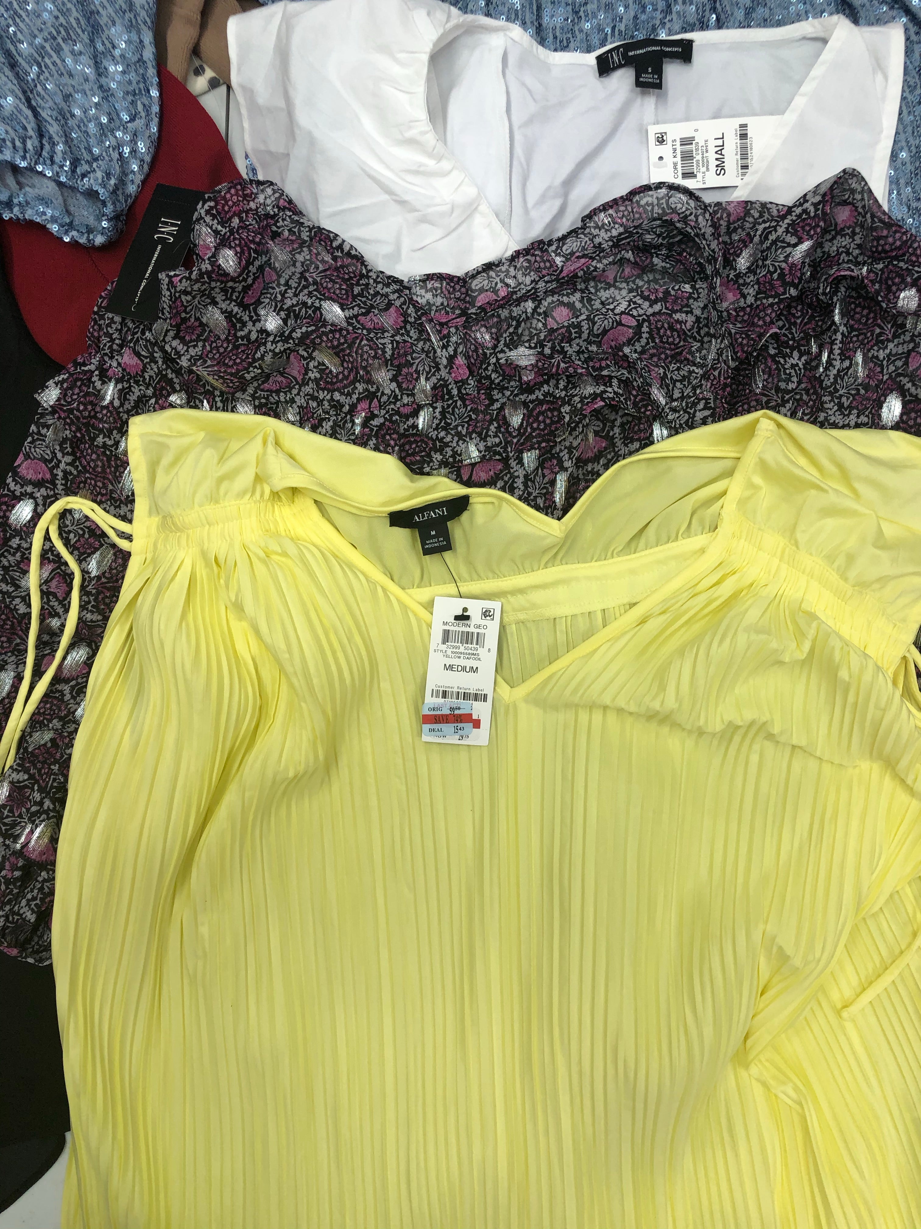 Women's Clothing Top Wholesale Lot, Tahari, Vince Camuto, Alfani and more, 13 Units, Shelf Pulls, MSRP $872