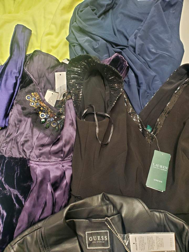 Women's Clothing ASSORTED Wholesale Lot, POLO RALPH LAUREN, NIKE, GUESS, VINCE CAMUTO, FREE PEOPLE, American Apparel and more, 13 items, Shelf Pulls, MSRP $1,004