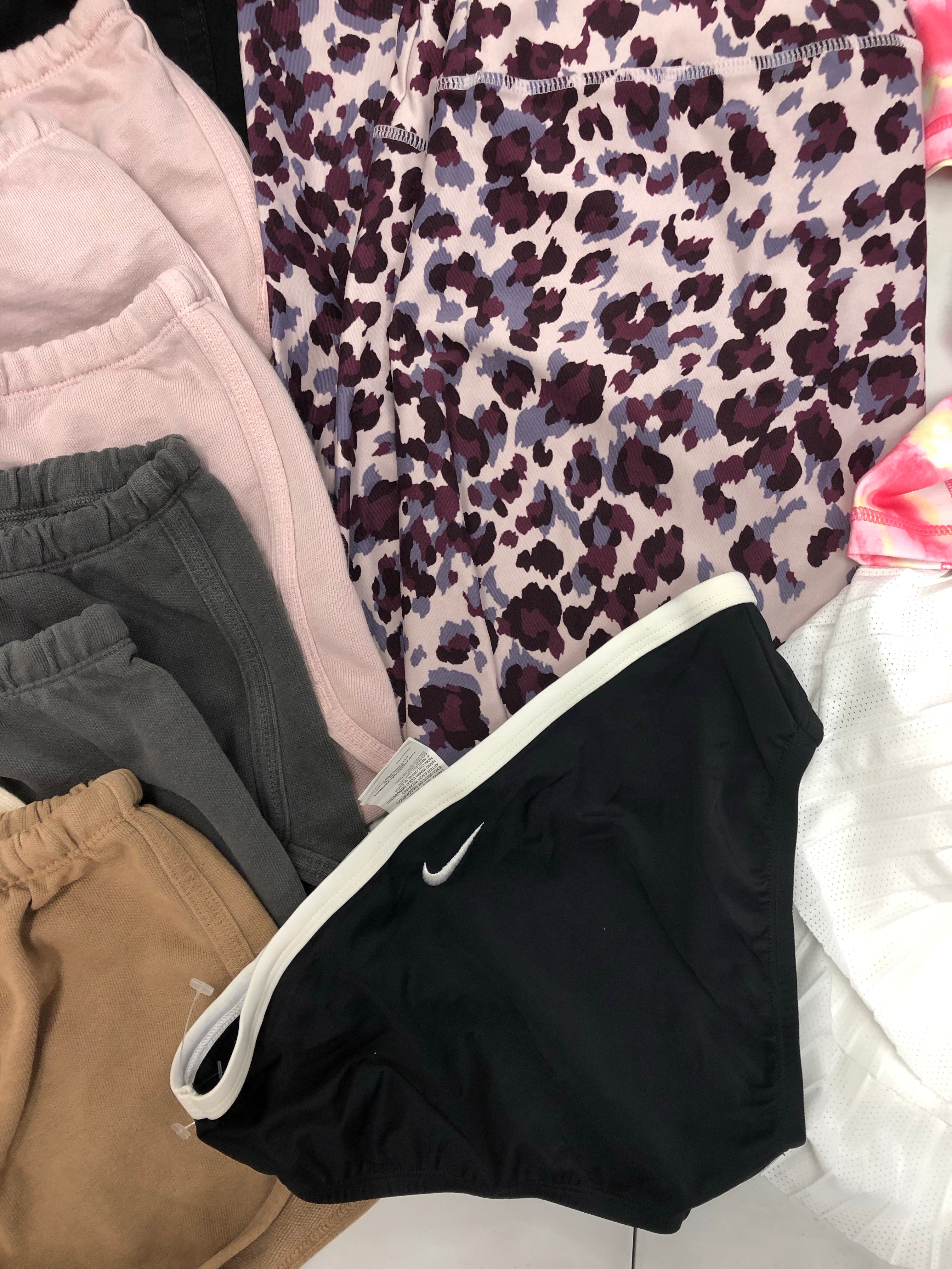 Women's Clothing ASSORTED Wholesale Lot, CALVIN KLEIN, NIKE, FREE PEOPLE, AMERICAN APPAREL and more, 16 items, Shelf Pulls, MSRP $564