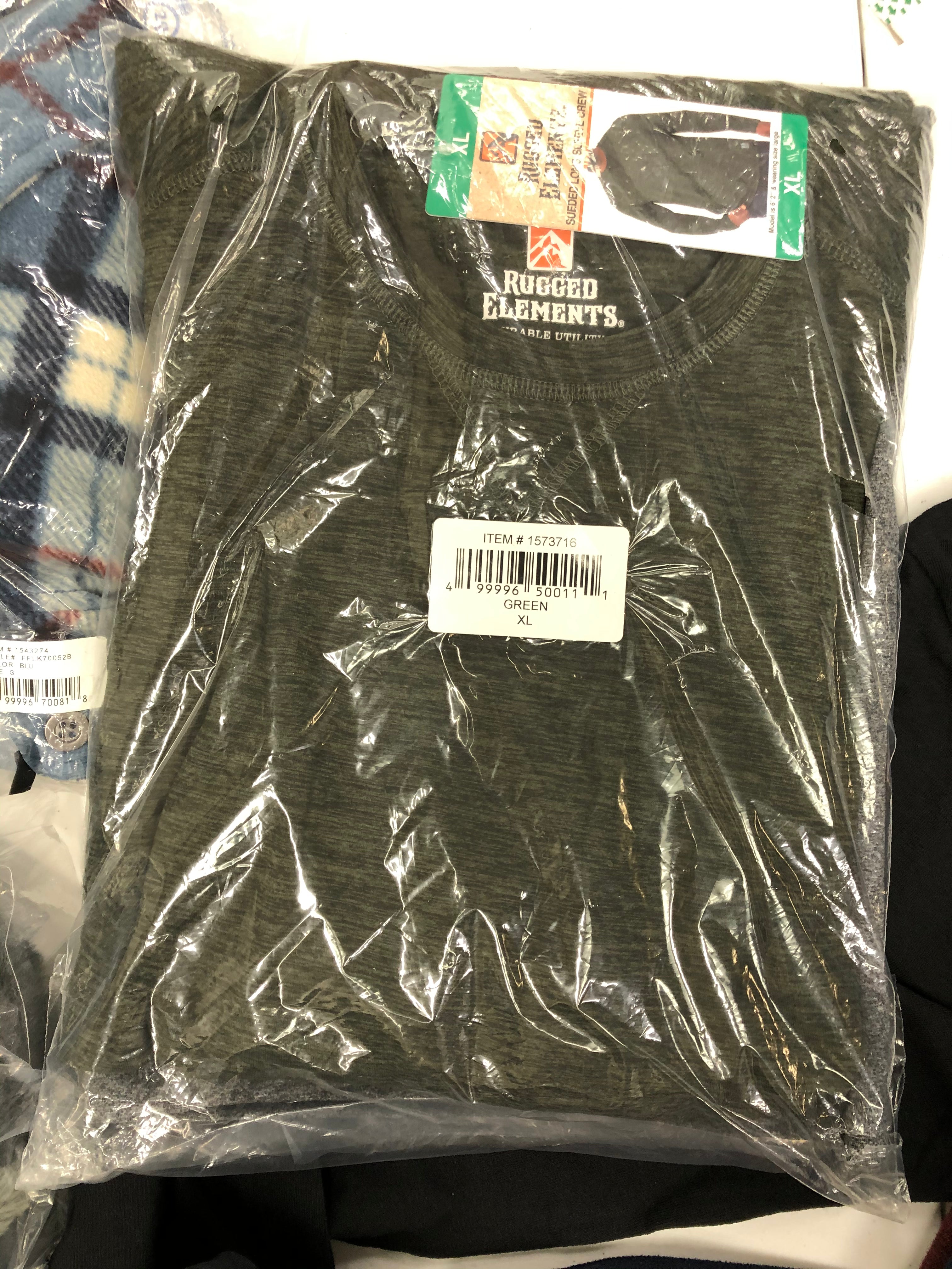 Men's Clothing Tops and more Wholesale Lot, BANANA REPUBLIC, TIMBERLAND, COLUMBIA, HURLEY, 32 DEGREES  and more, 15 items, Shelf Pulls, MSRP $547