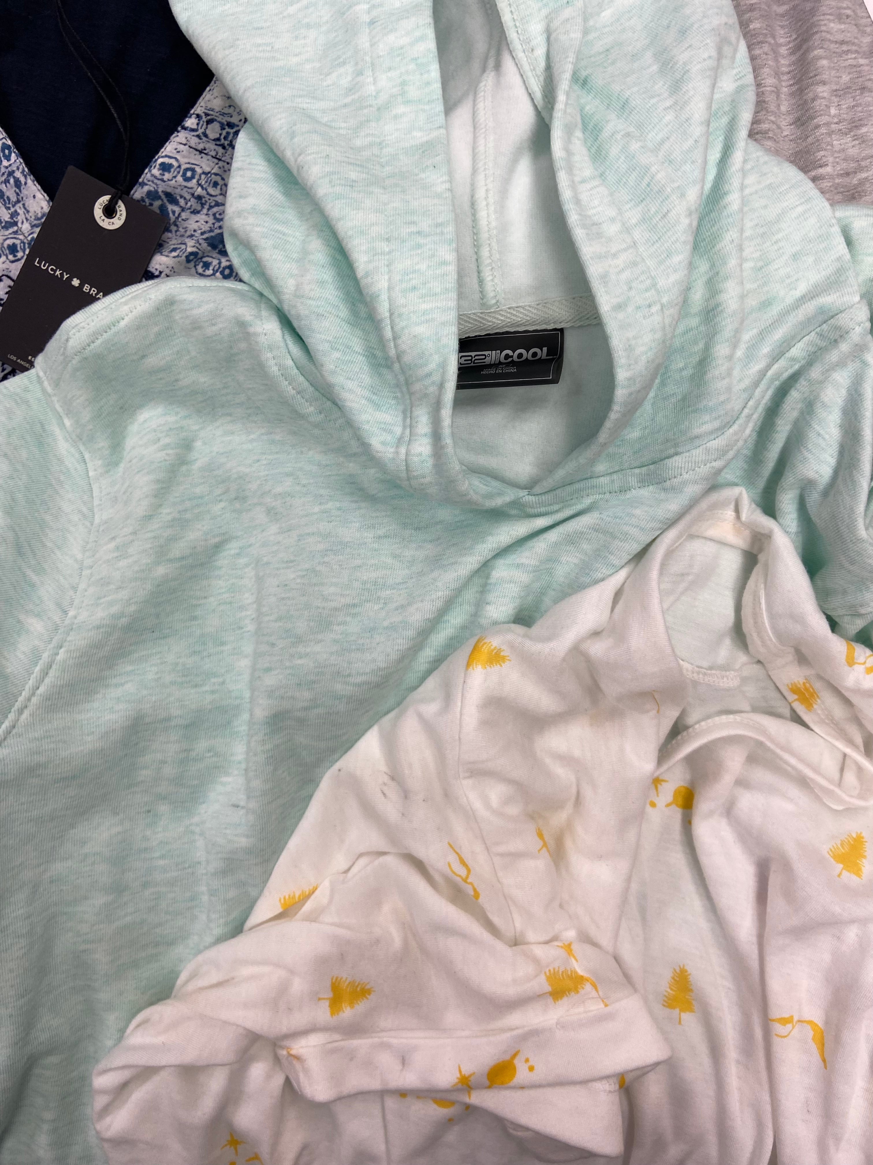 Women's Clothing Blouses and Other Tops Wholesale Lot, LUCKY BRAND, CALVIN KLEIN, MICHAEL KORS, MAX + MIA, BUFFALO, THREE DOTS and more, 15 items, Shelf Pulls, MSRP $723