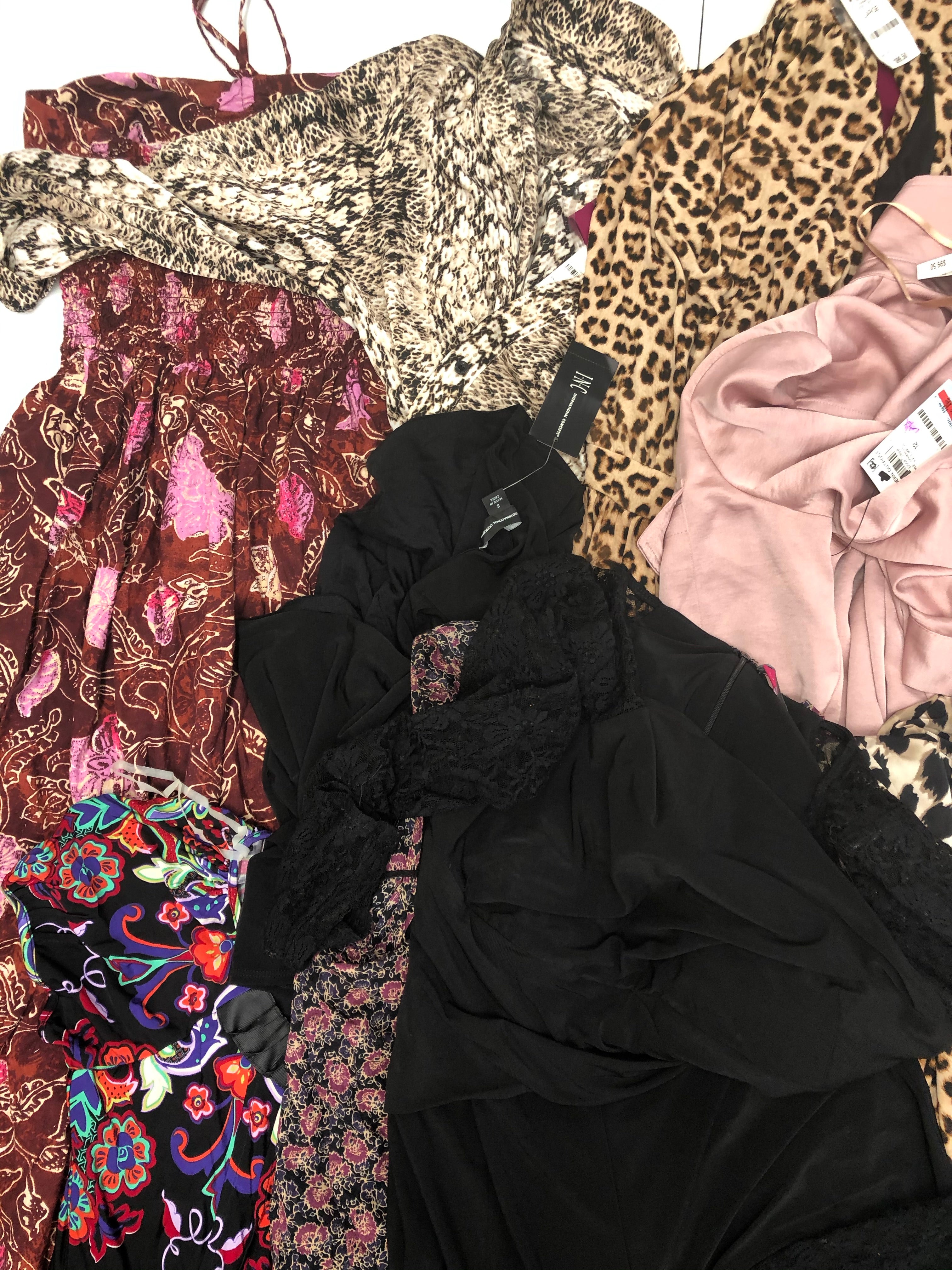 Women's Clothing DRESSES/ROMPERS Wholesale Lot, FREE PEOPLE, CHEQUER, BAR III and more, 13 Units, Shelf Pulls, MSRP $1,104.50