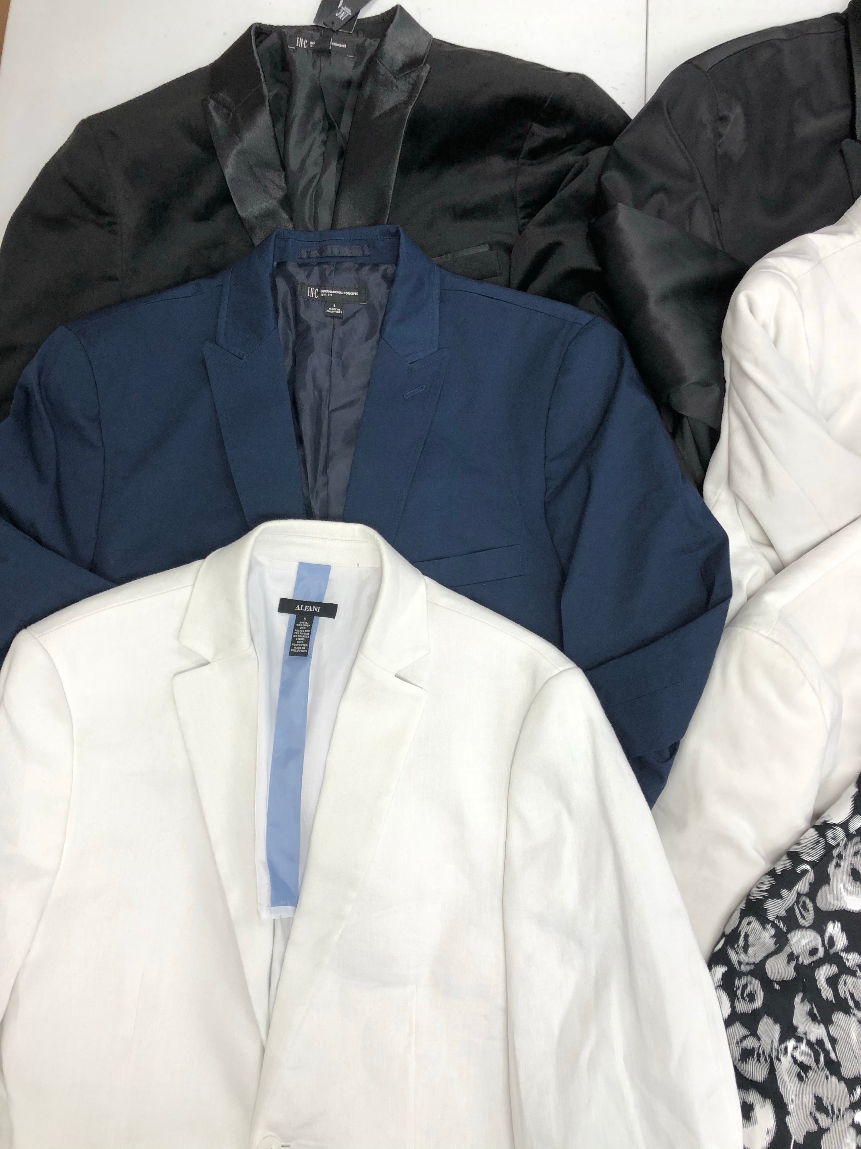Men's Clothing SUITS/BLAZERS Wholesale Lot, Alfani, INC, 7 Units, Shelf Pulls, MSRP $996