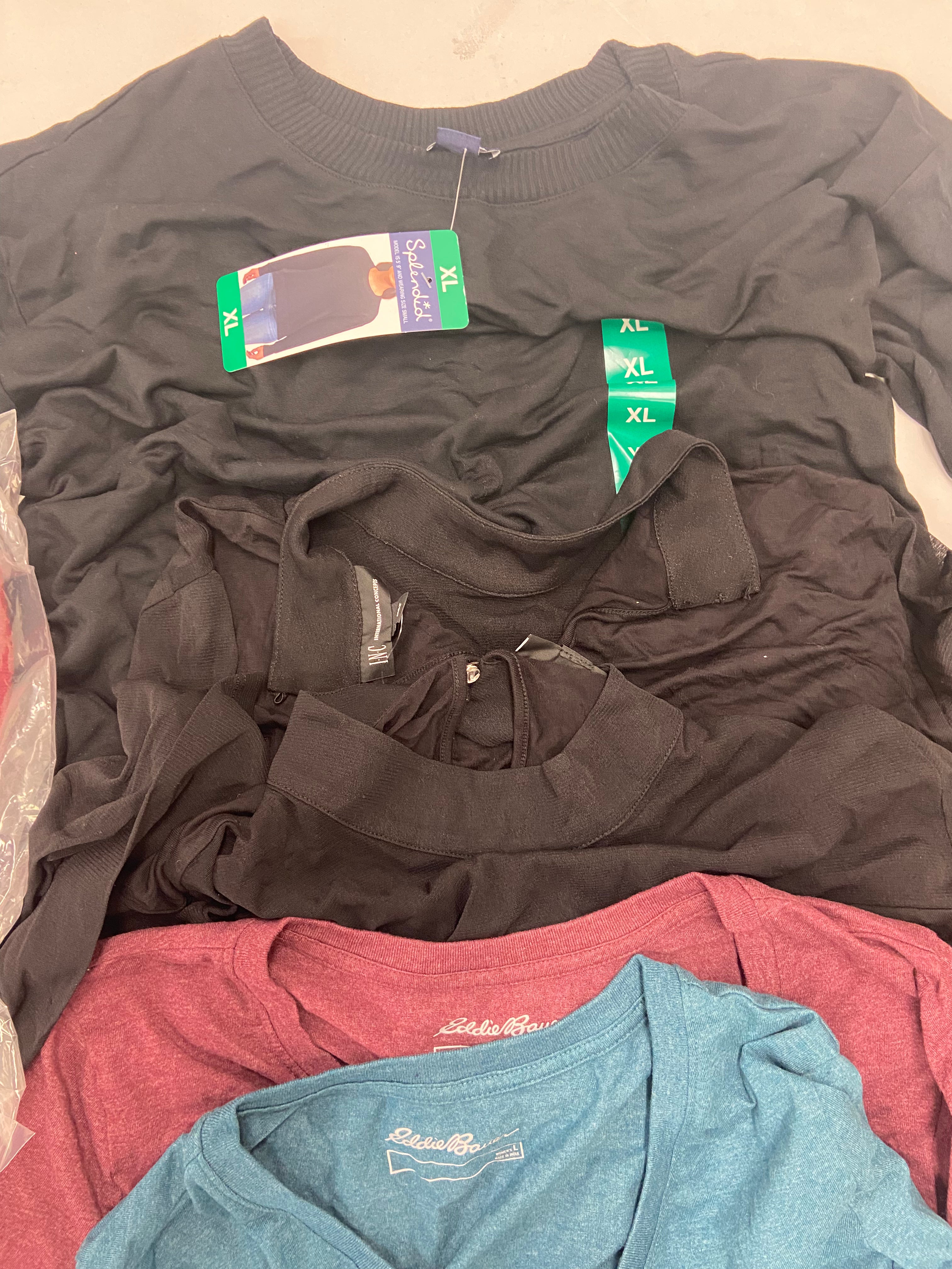 Women's Clothing Tops Wholesale Lot, SPLENDID, FREE PEOPLE, BUFFALO, FELINA, EDDIE BAUER and more, 20 items, Shelf Pulls, MSRP $857