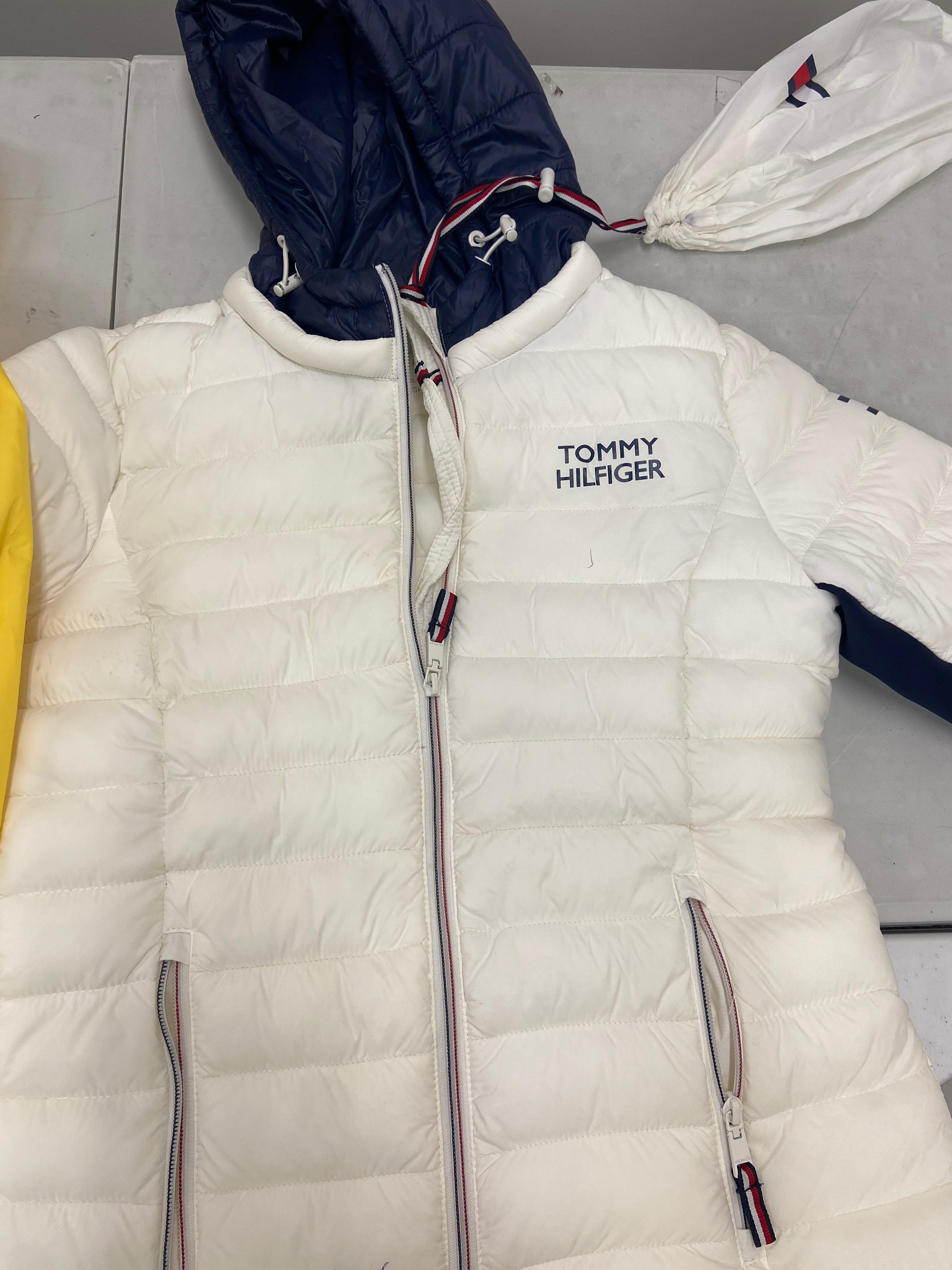 Women's Clothings Jackets & Tops Wholesale Lot, CALVIN KLEIN, TOMMY HILFIGER, COLUMBIA, FREE PEOPLE, DKNY and more, 8 items, CUSTOMER RETURNS