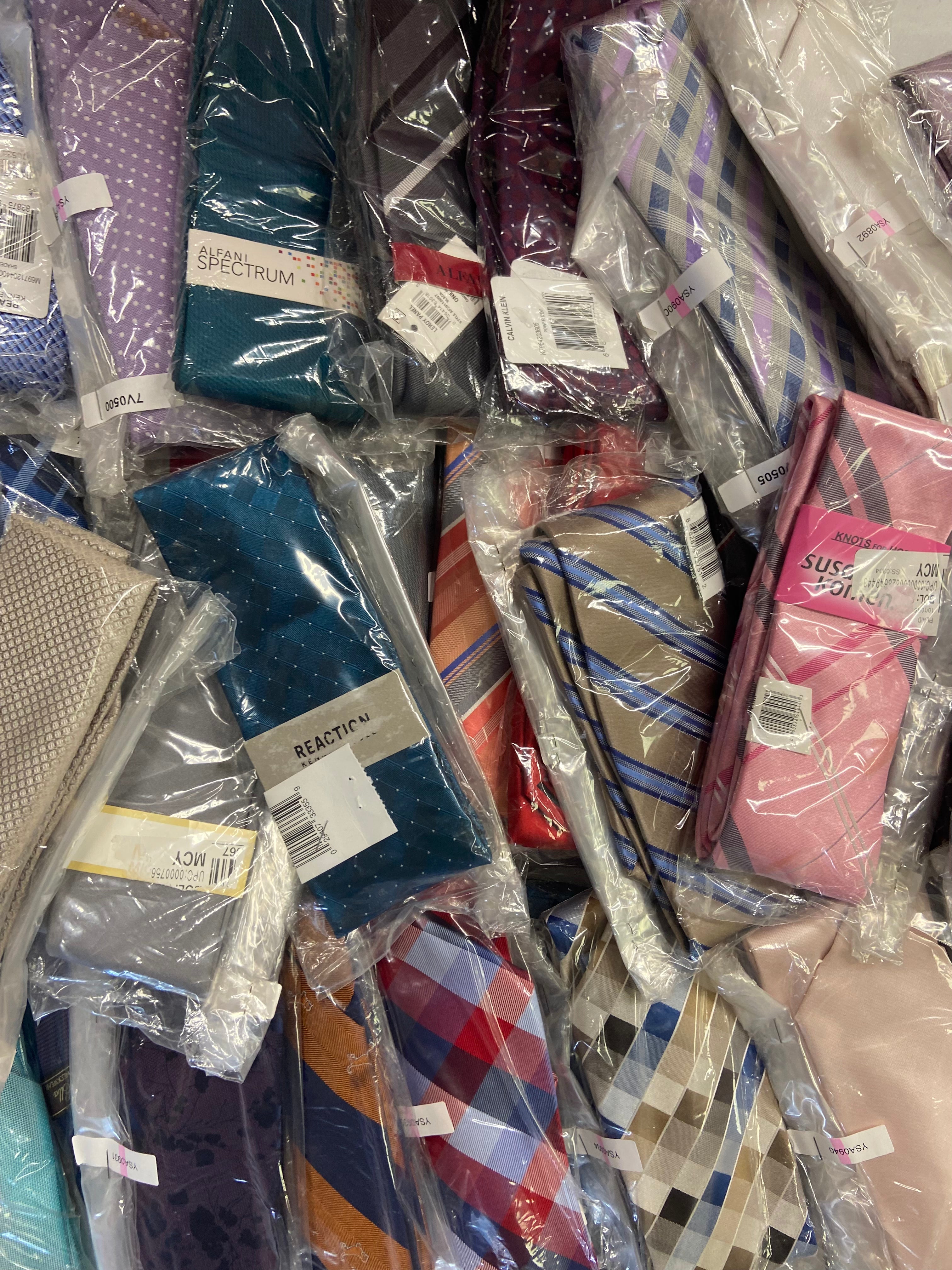 Men's Neckties Wholesale Lot, TOMMY HILFIGER, MICHAEL KORS, KENNETH COLE, CLUB ROOM, CALVIN KLEIN, ALFANI,  and more, 122 items, CUSTOMER RETURNS