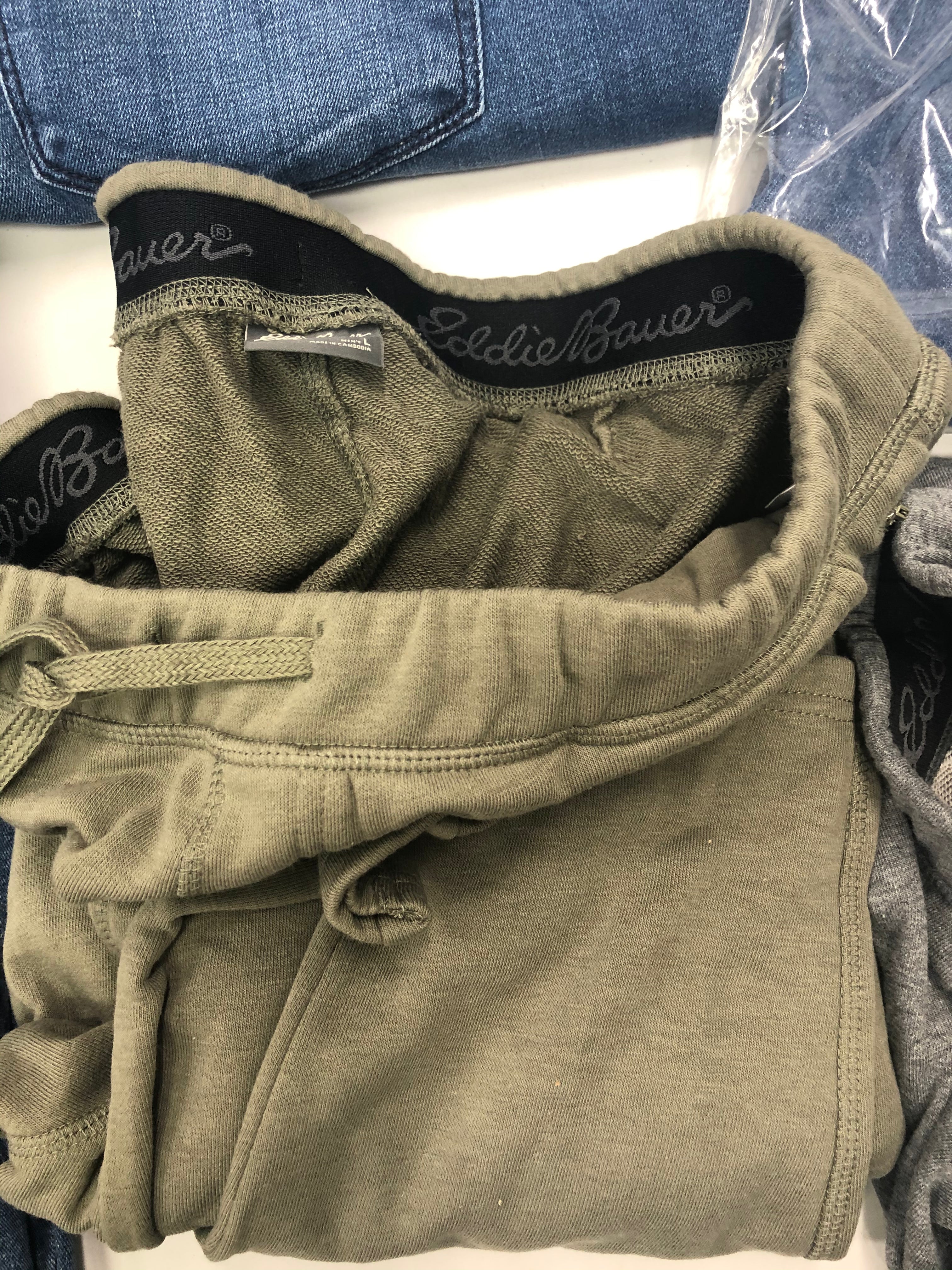 Men's Clothing Pants and Others, Wholesale Lot, EDDIE BAUER, STEVE MADDEN, CHAPS, WEATHER PROOF, 32 DEGREES and more, 14 items, Shelf Pulls, MSRP $1,091