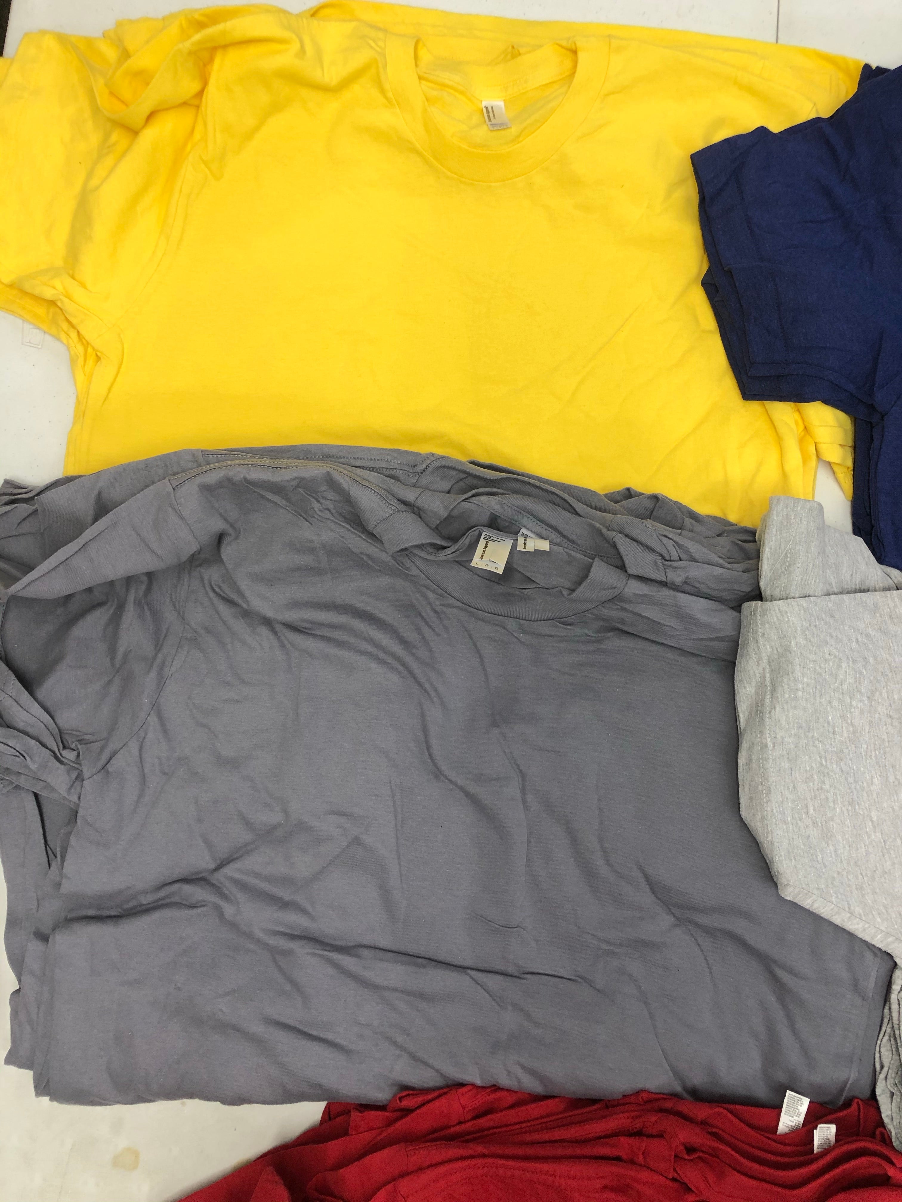 Men's Clothing Tops Short Sleeves Wholesale Lot, AMERICAN APPAREL ONLY, 42 Items, Shelf Pulls, MSRP $672