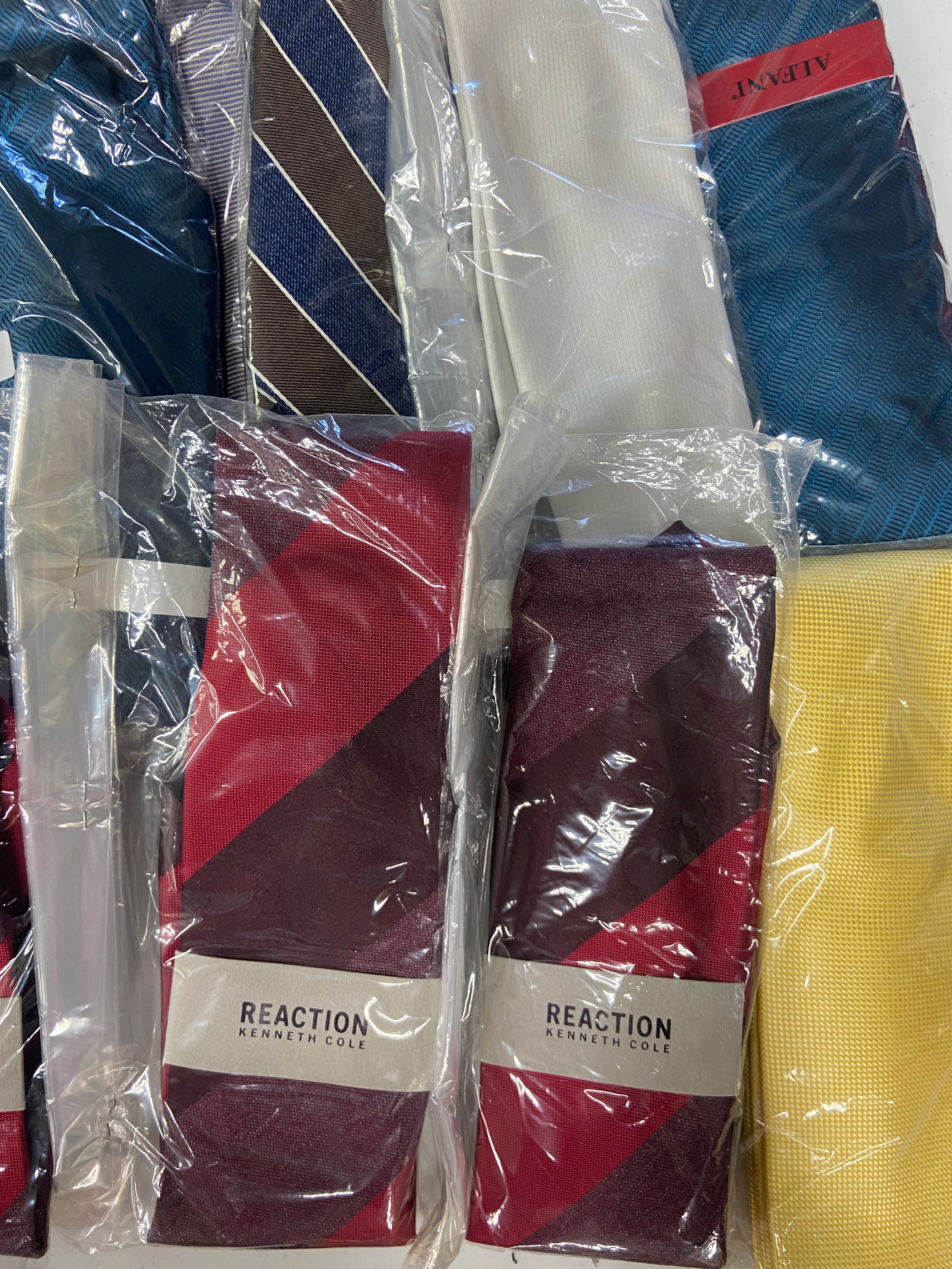 Men's Neckties Wholesale Lot, TALLIA, MICHAEL KORS, KENNETH COLE, TASSO ELBA, RYAN SEACREST, CALVIN KLEIN and more, 84 items, CUSTOMER RETURNS