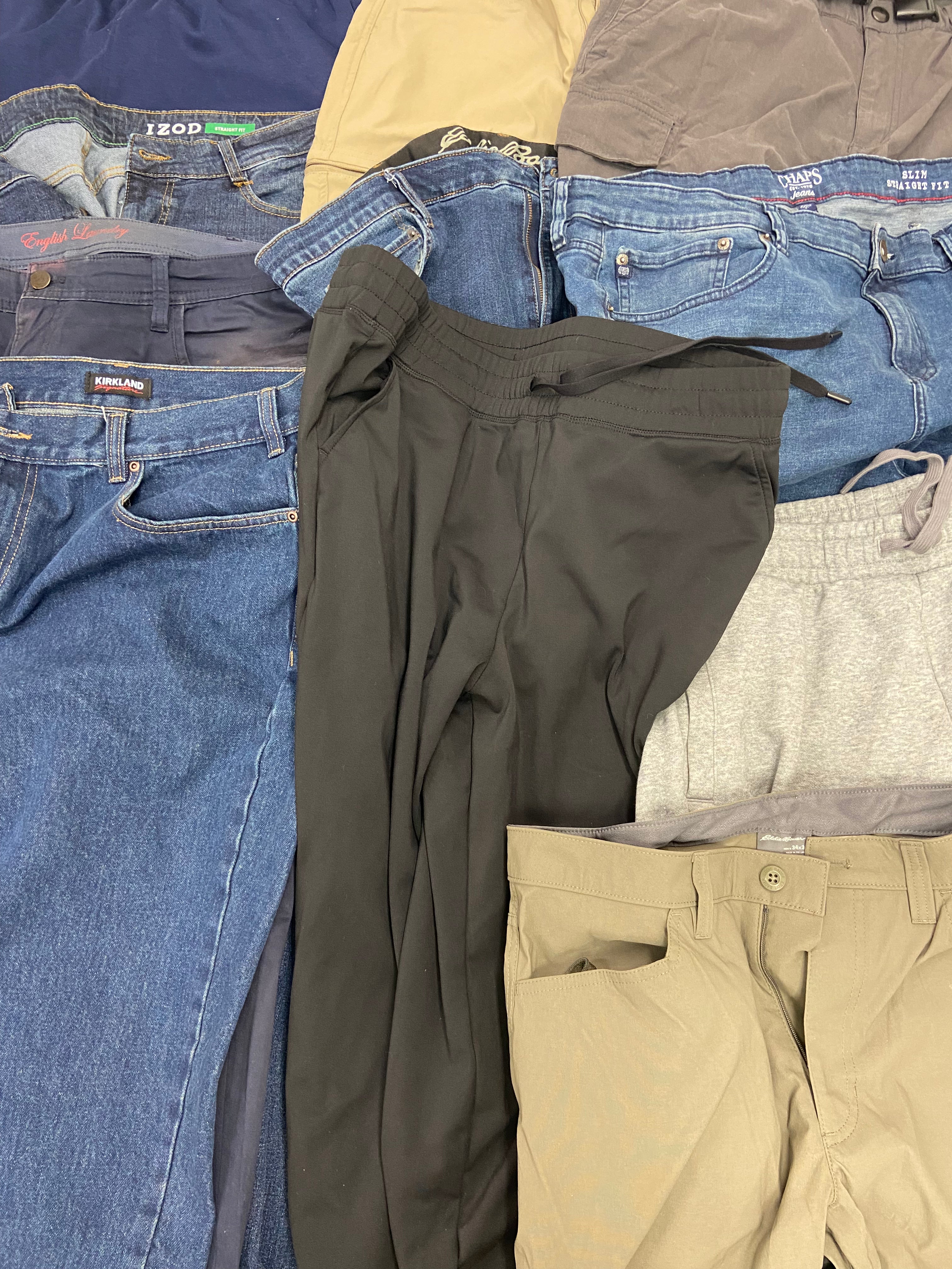 Men's Clothings Pants and Jeans, Wholesale Lot, PUMA, FILA, WEATHERPROOF VINTAGE, EDDIE BAUER, CHAPS and more, 11 items, CUSTOMER RETURNS